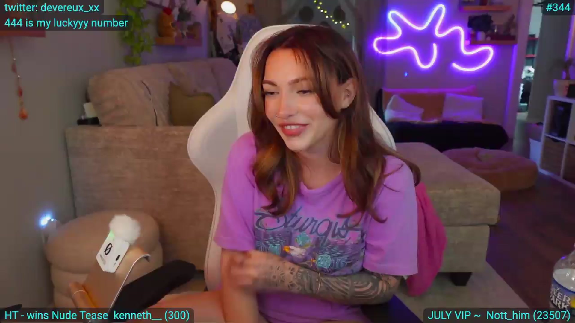 Gallery image thumbnail from DevereuxQ's myfreecams stream on, 07/28/2026, 24:10 image 8 of 20