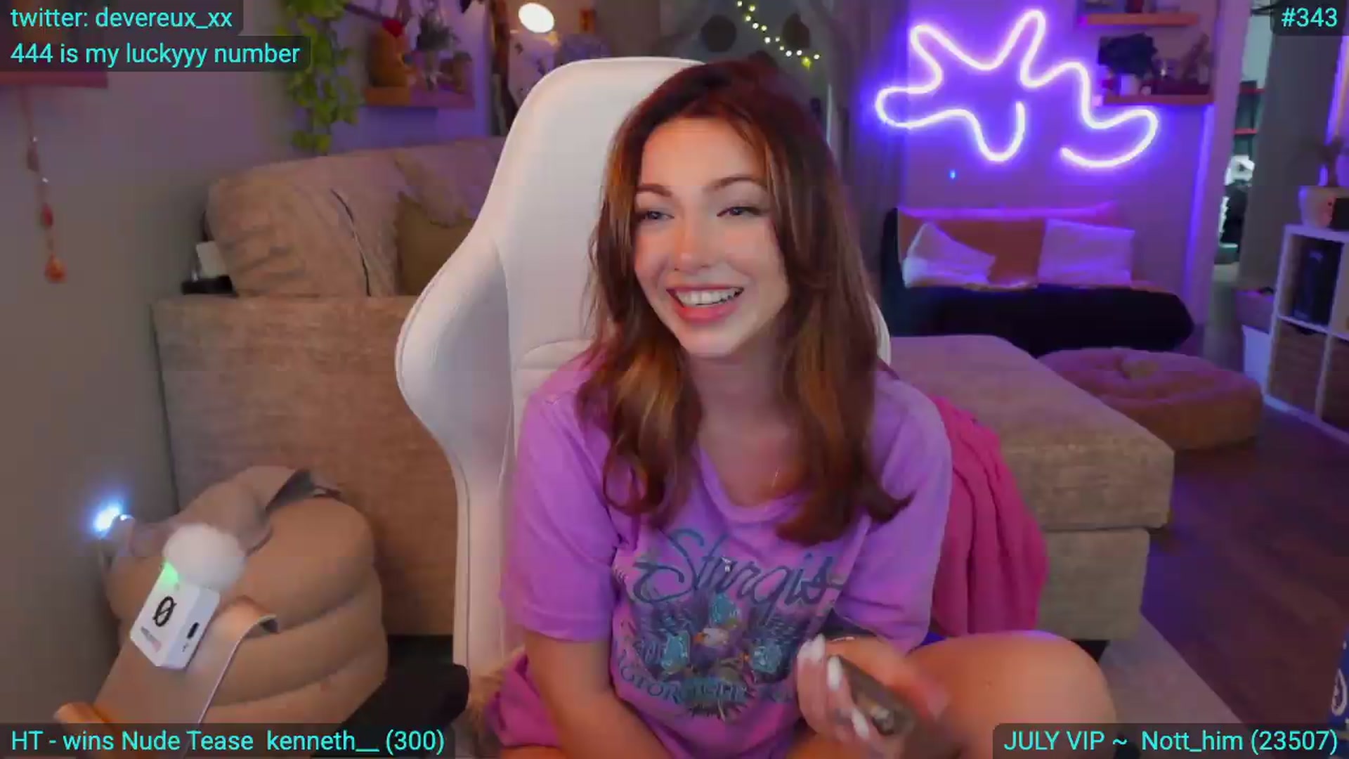 Gallery image thumbnail from DevereuxQ's myfreecams stream on, 07/28/2026, 24:10 image 15 of 20