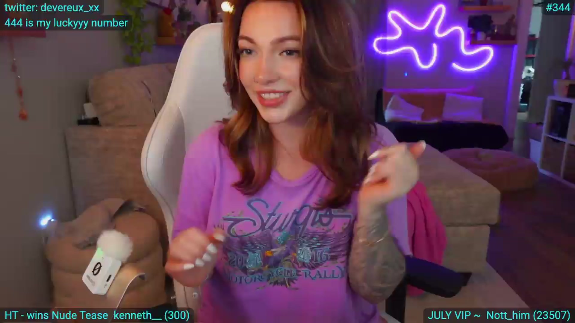 Gallery image thumbnail from DevereuxQ's myfreecams stream on, 07/28/2026, 24:10 image 11 of 20