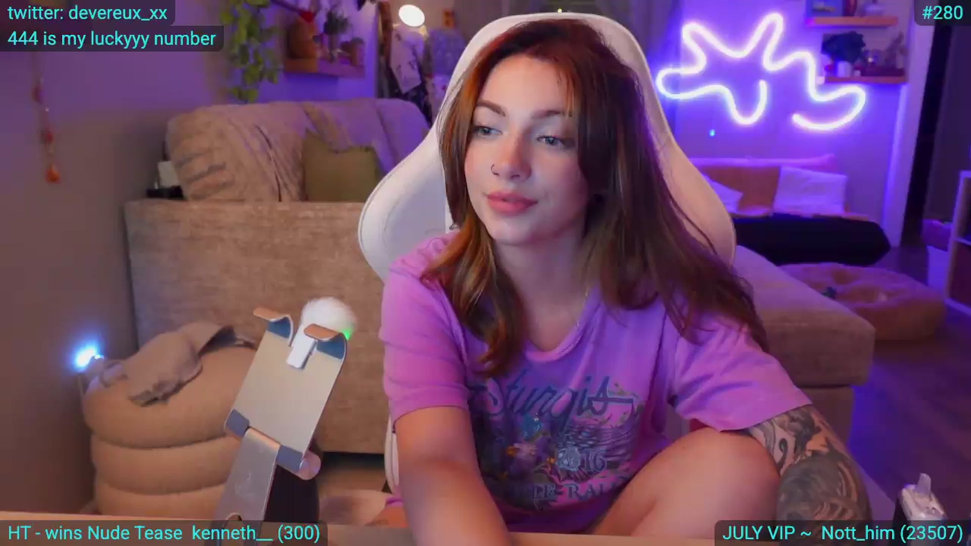 Gallery image thumbnail from DevereuxQ's myfreecams stream on, 07/28/2026, 02:10 image 7 of 20