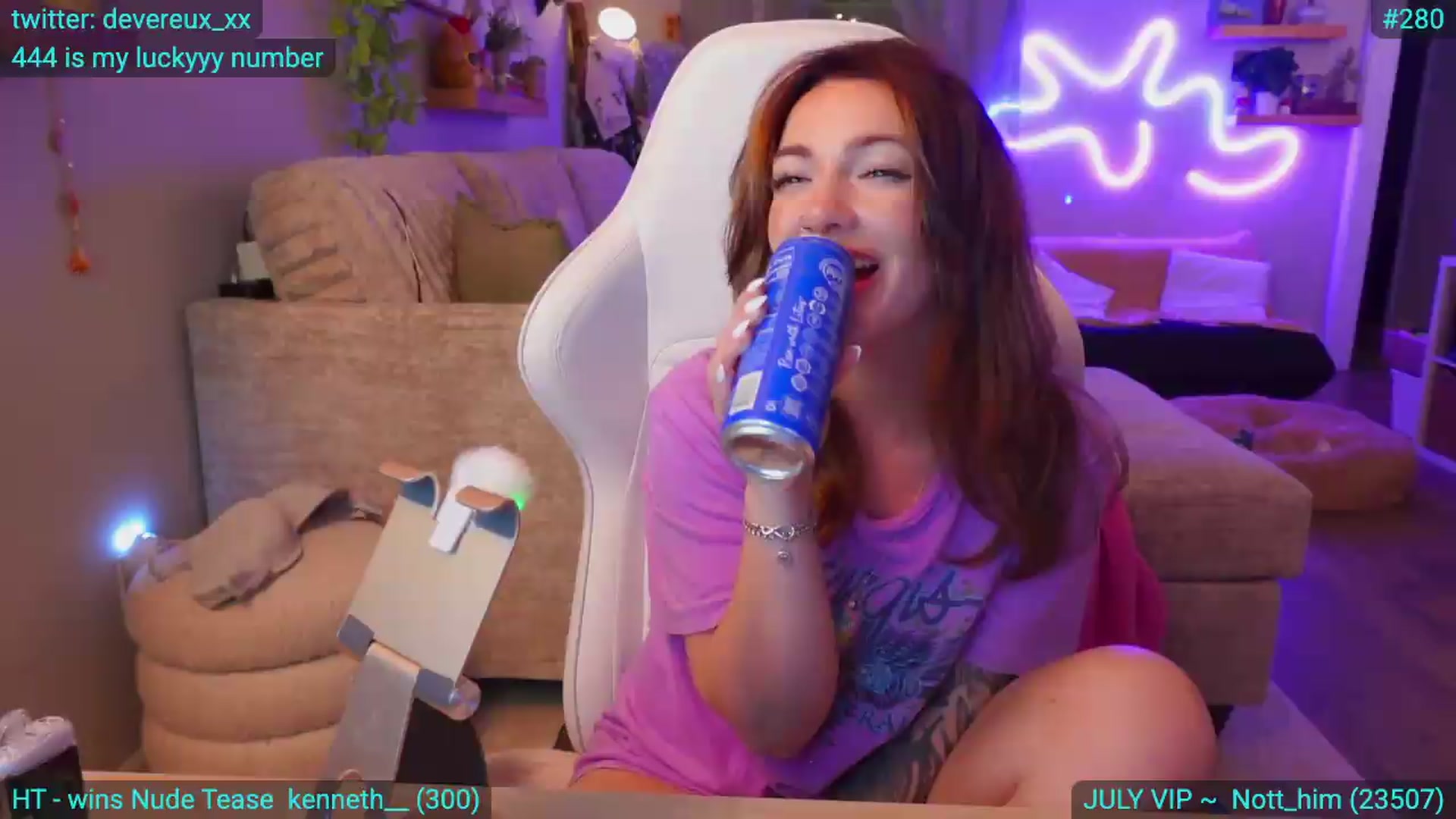 Gallery image thumbnail from DevereuxQ's myfreecams stream on, 07/28/2026, 02:10 image 8 of 20