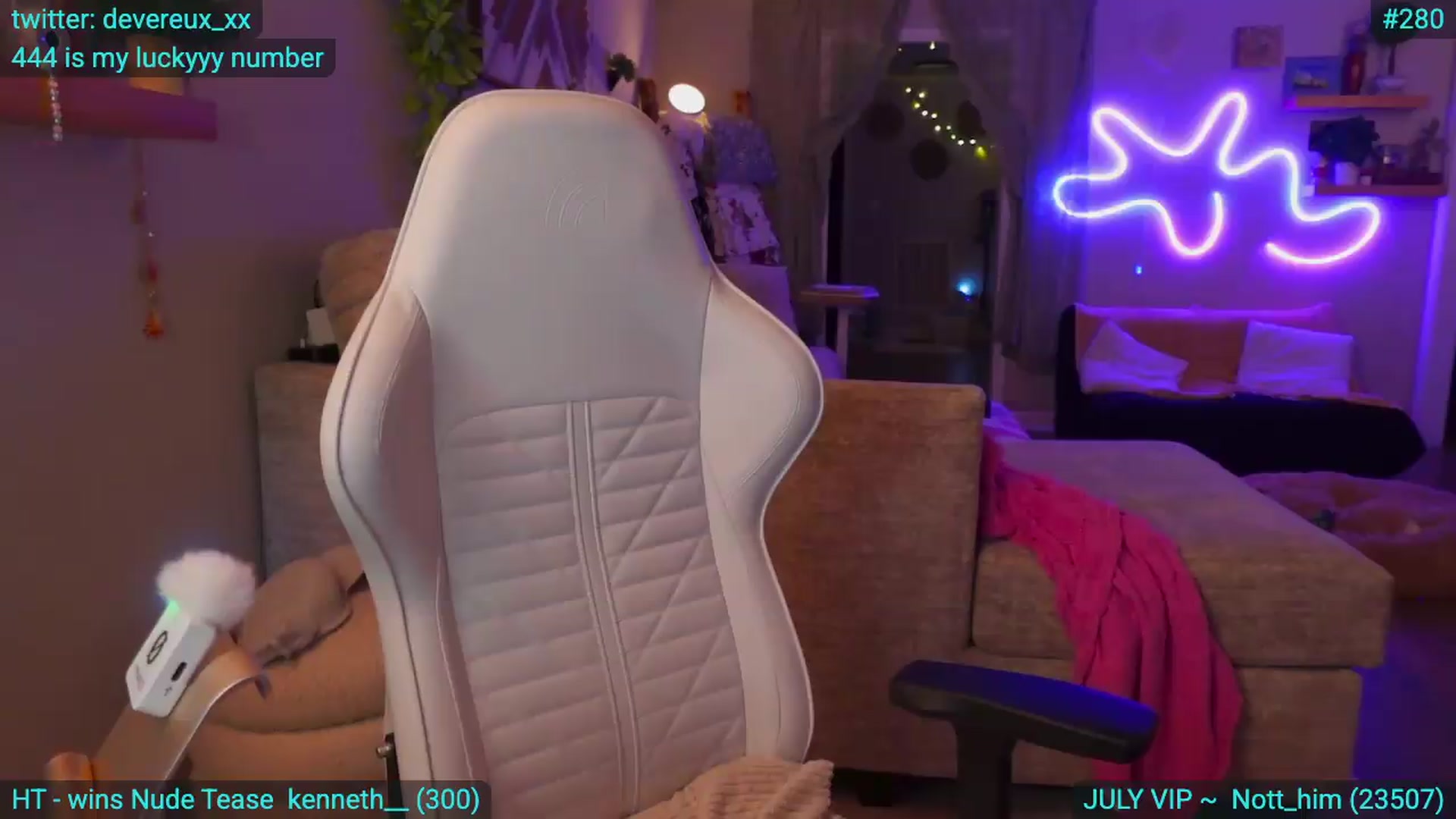 Gallery image thumbnail from DevereuxQ's myfreecams stream on, 07/28/2026, 02:10 image 1 of 20