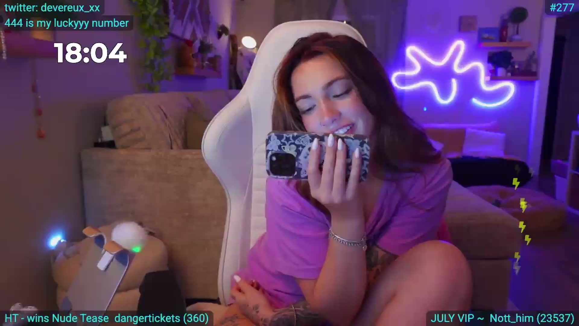 Gallery image thumbnail from DevereuxQ's myfreecams stream on, 07/28/2026, 02:10 image 13 of 20