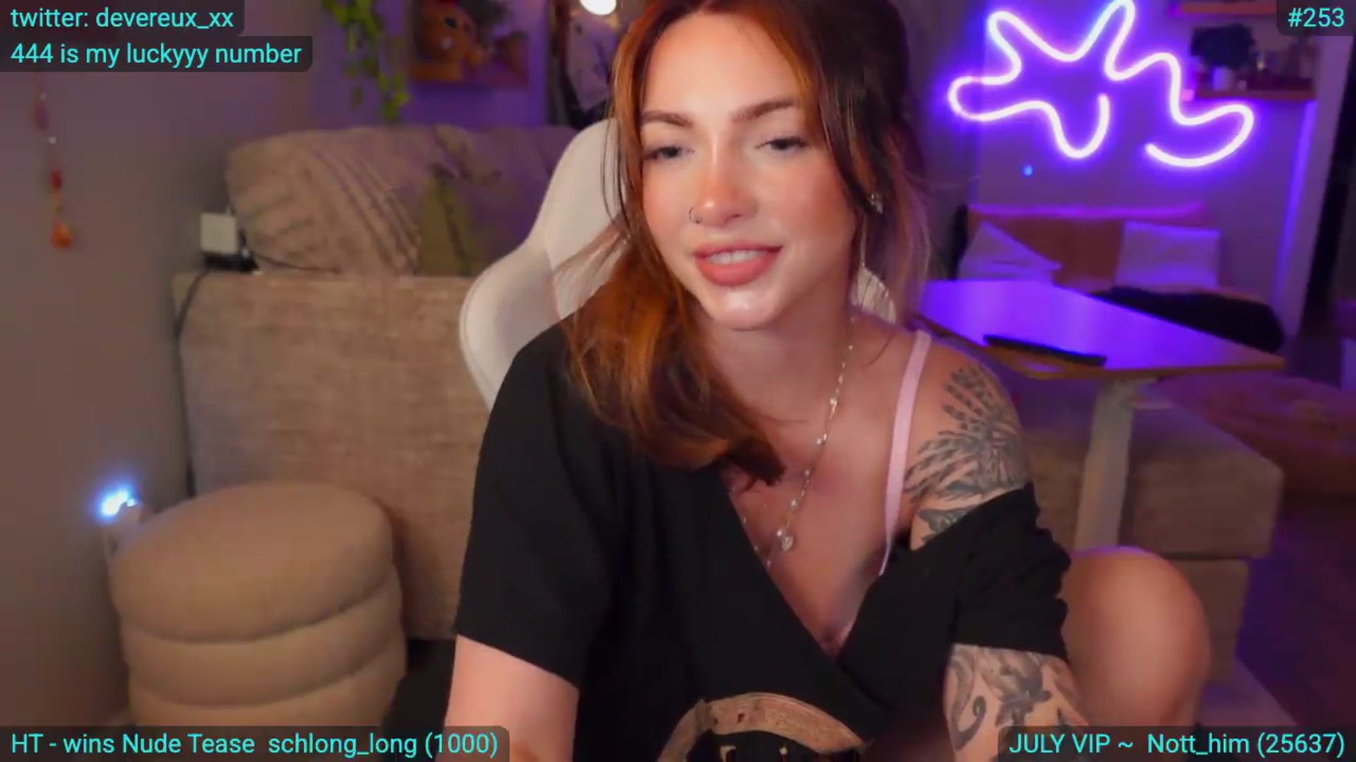 Gallery image thumbnail from DevereuxQ's myfreecams stream on, 07/29/2026, 24:01 image 11 of 20