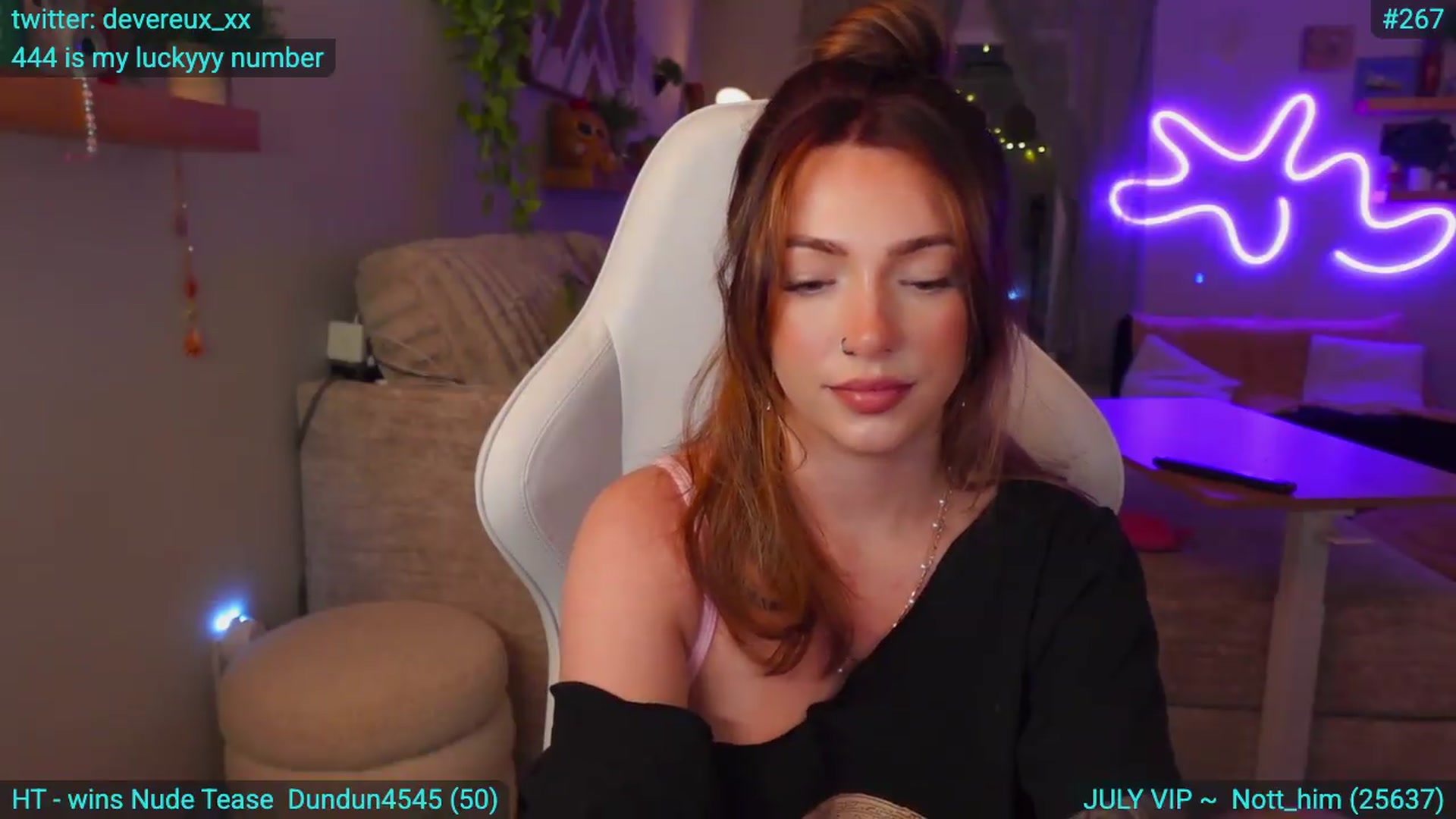 Gallery image thumbnail from DevereuxQ's myfreecams stream on, 07/29/2026, 24:01 image 7 of 20