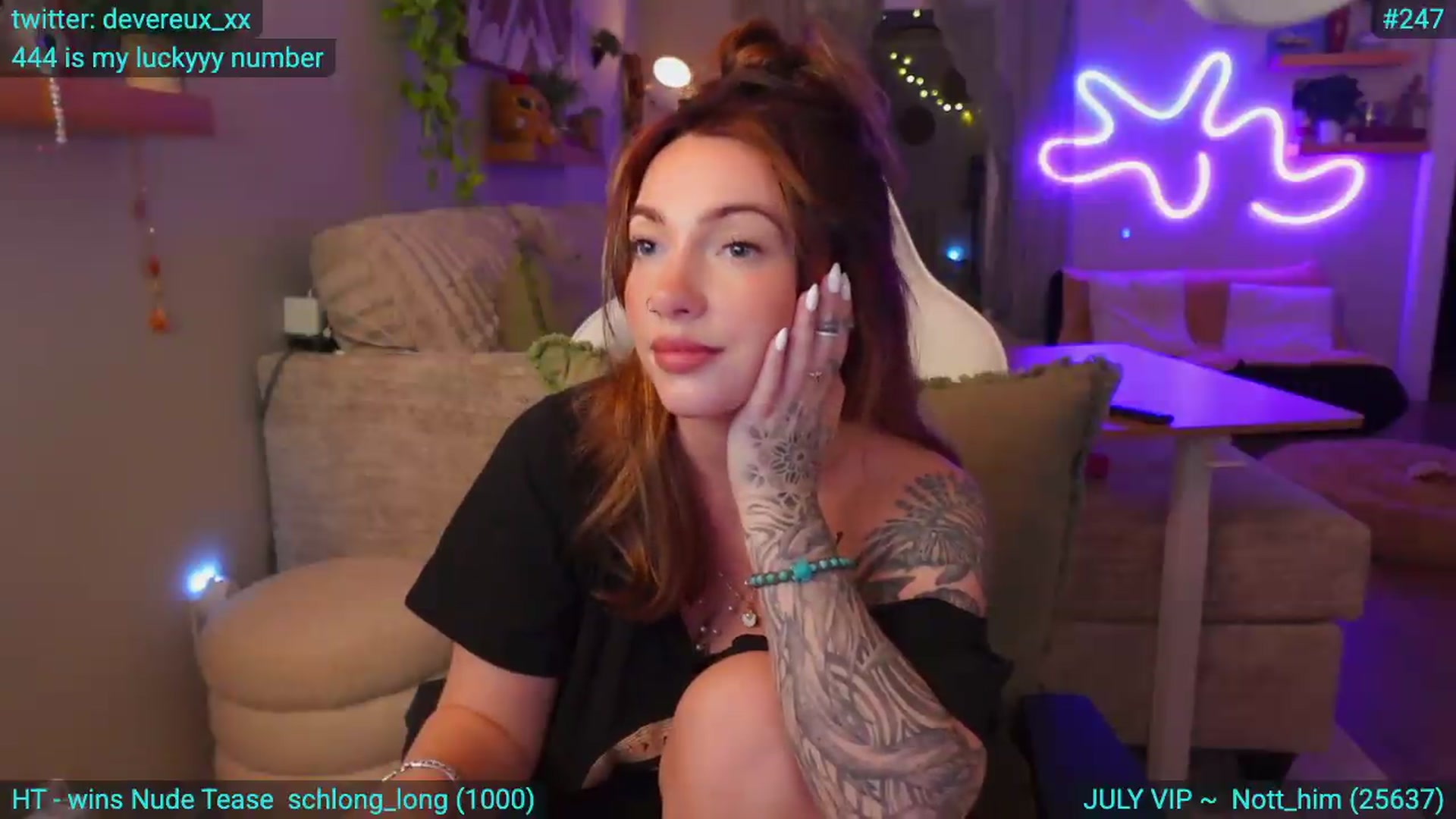 Gallery image thumbnail from DevereuxQ's myfreecams stream on, 07/29/2026, 02:25 image 12 of 20