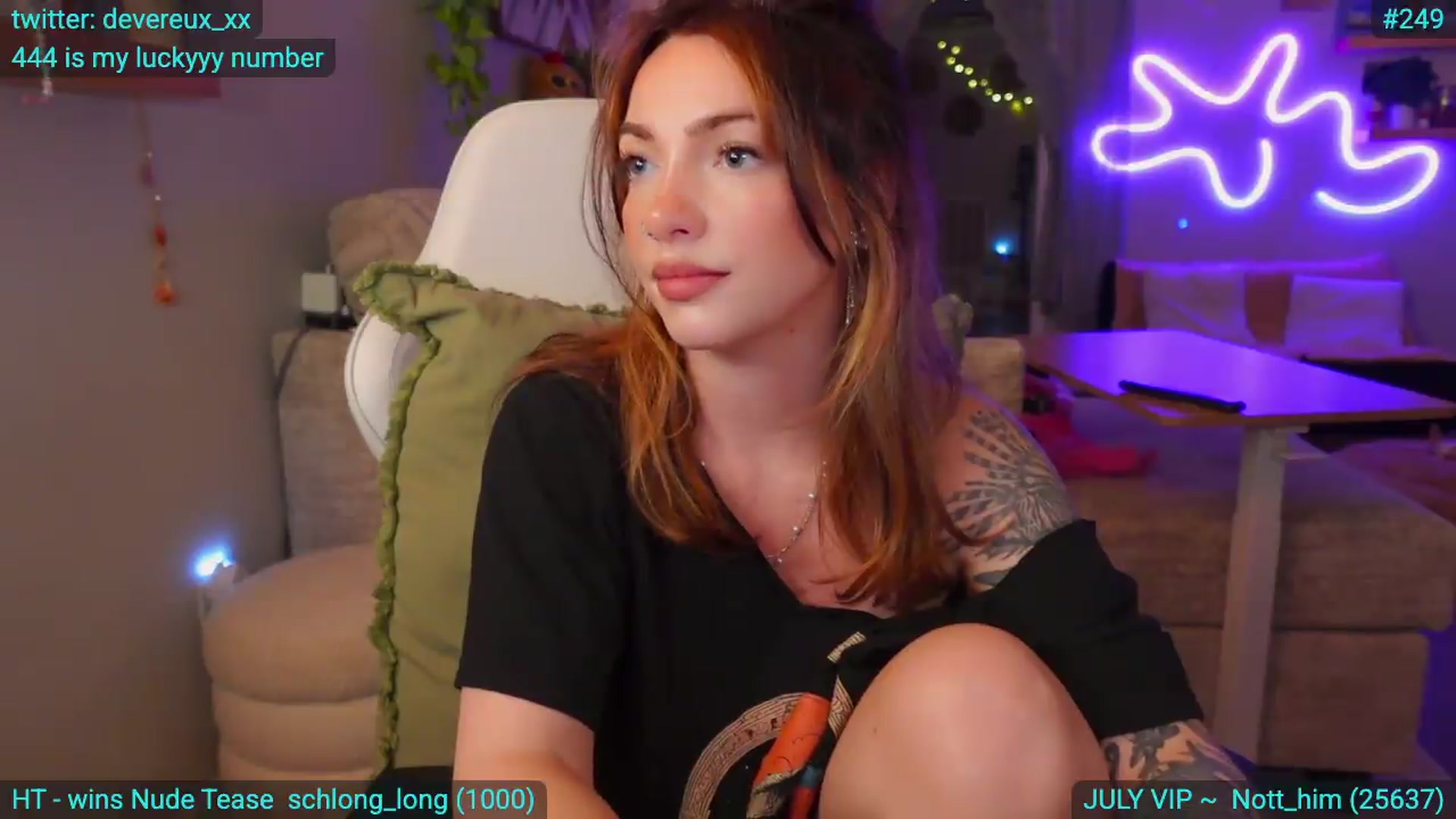 Gallery image thumbnail from DevereuxQ's myfreecams stream on, 07/29/2026, 02:25 image 2 of 20