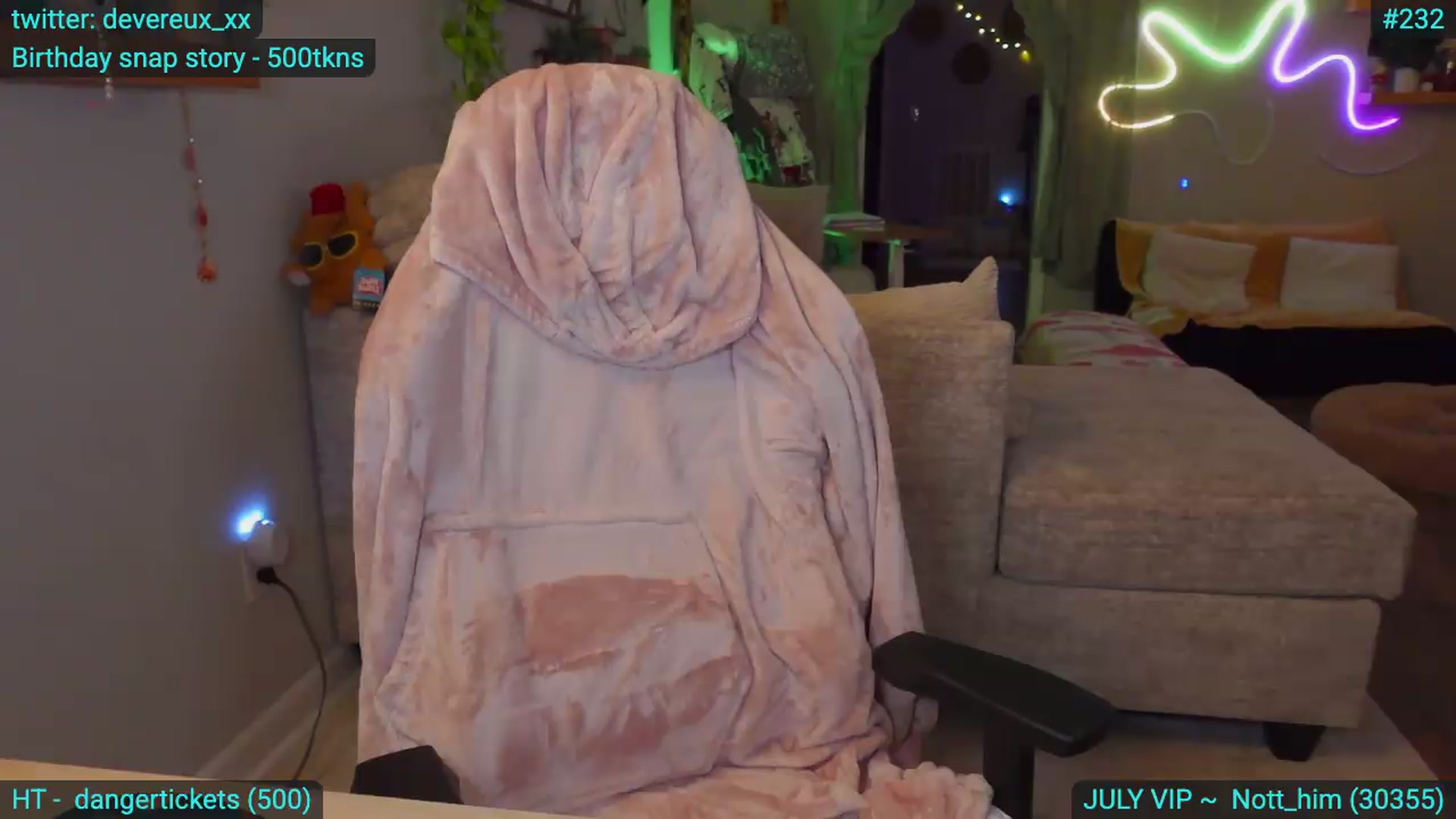 Gallery image thumbnail from DevereuxQ's myfreecams stream on, 07/31/2026, 01:26 image 17 of 20