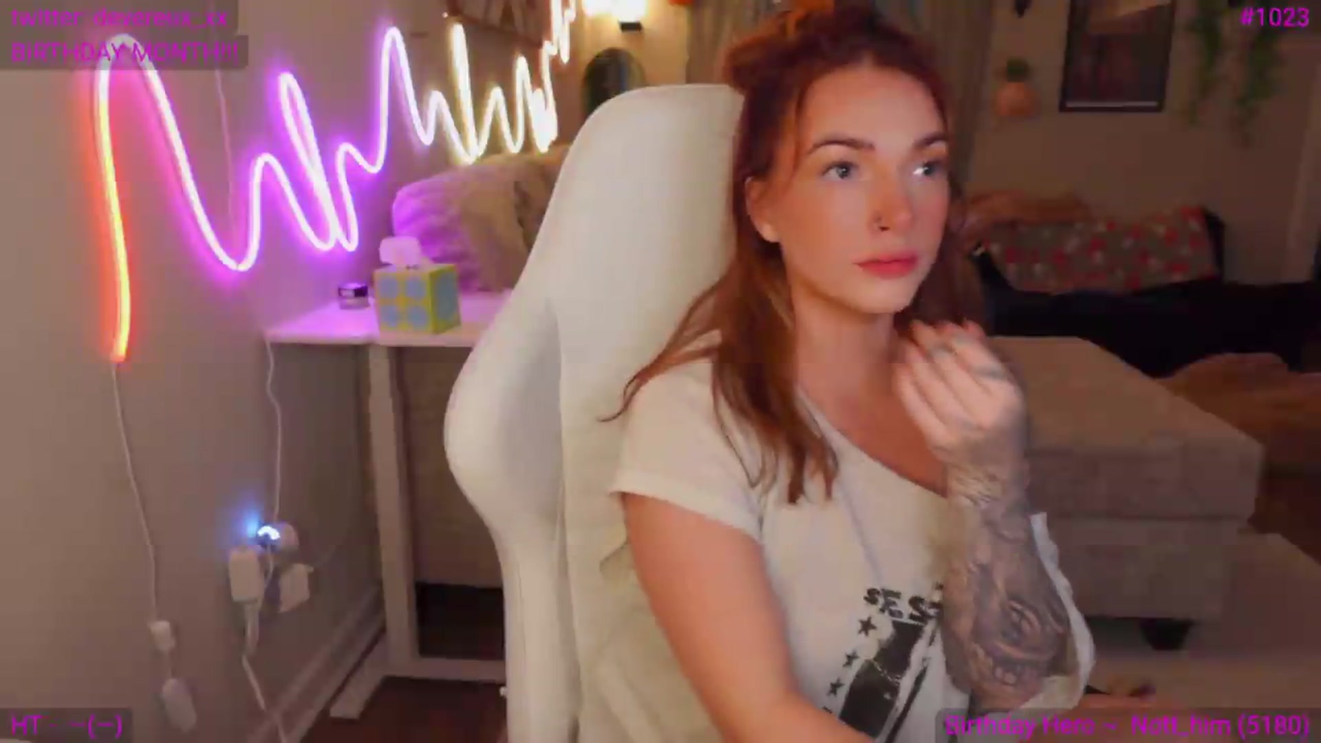Gallery image thumbnail from DevereuxQ's myfreecams stream on, 08/17/2026, 23:28 image 17 of 20