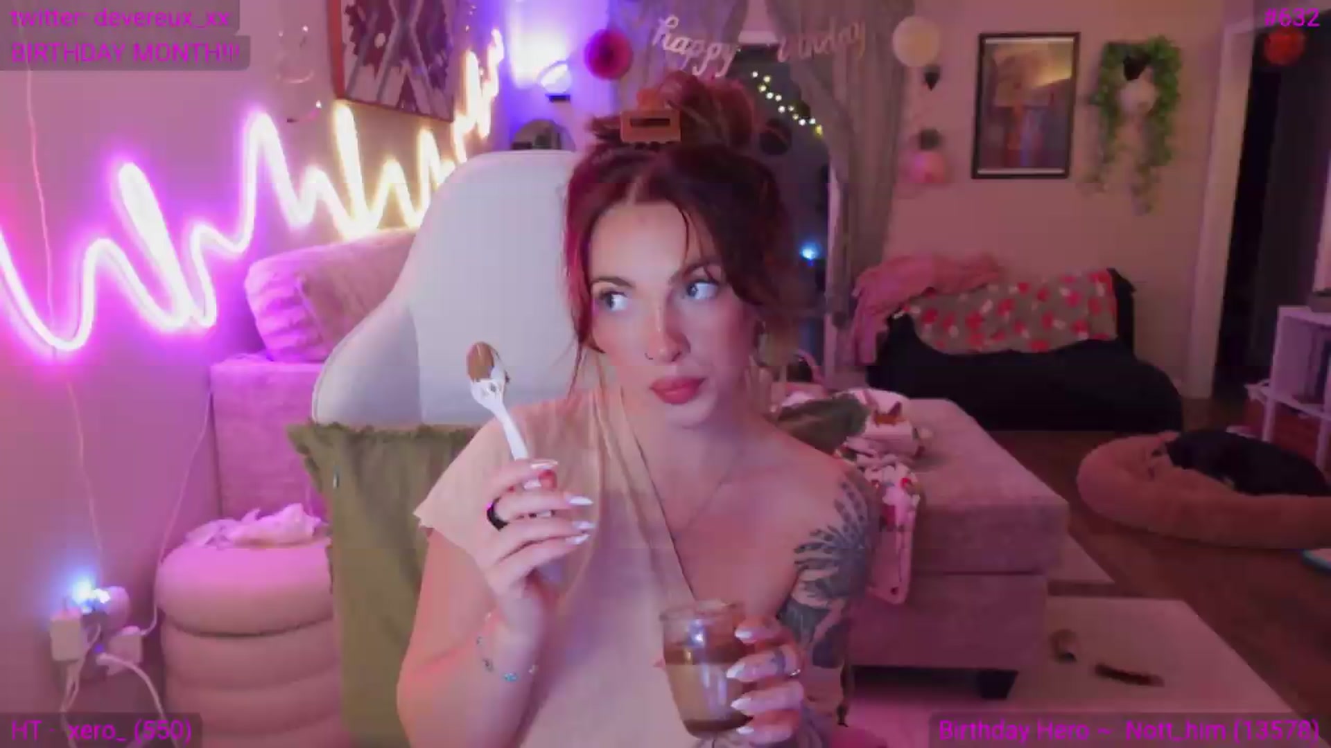 Gallery image thumbnail from DevereuxQ's myfreecams stream on, 08/19/2026, 02:03 image 17 of 20