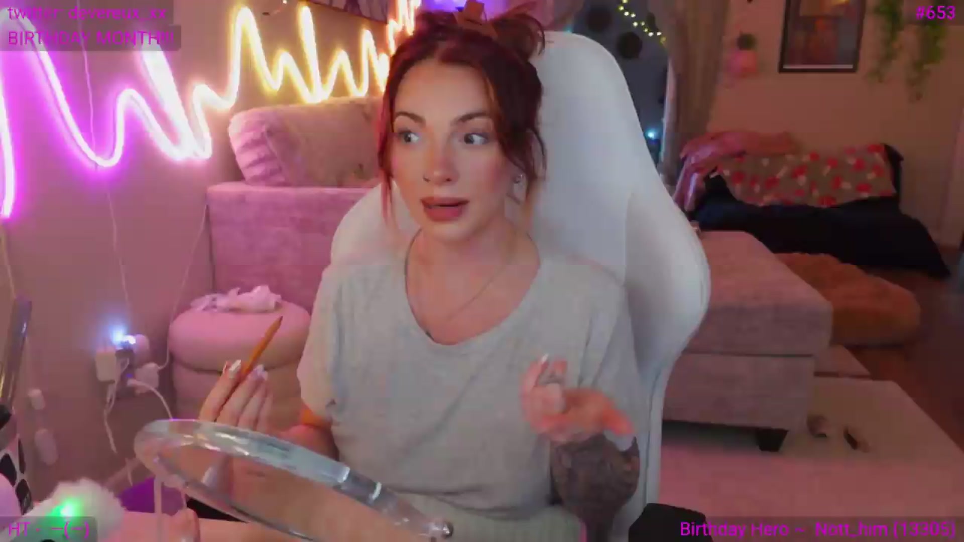 Gallery image thumbnail from DevereuxQ's myfreecams stream on, 08/19/2026, 02:03 image 5 of 20