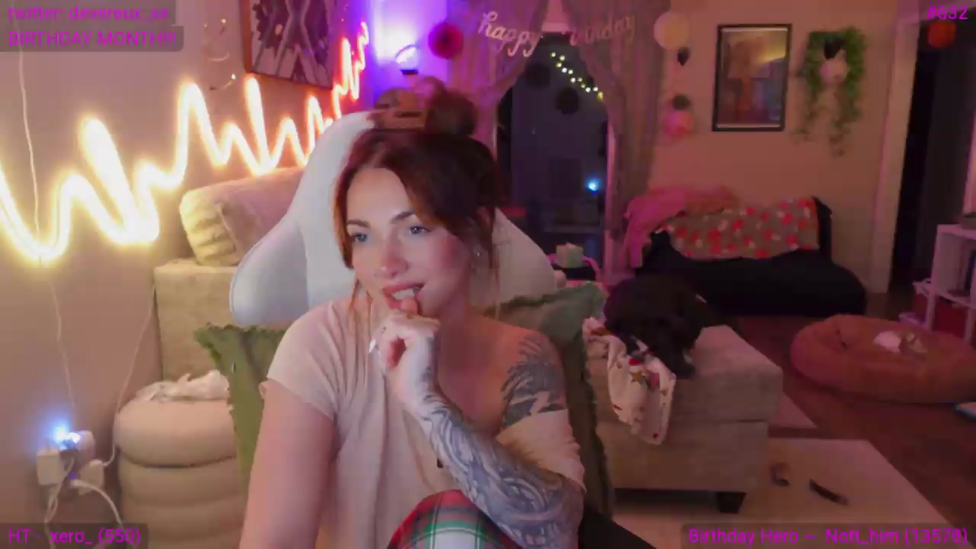 Gallery image thumbnail from DevereuxQ's myfreecams stream on, 08/19/2026, 02:03 image 18 of 20