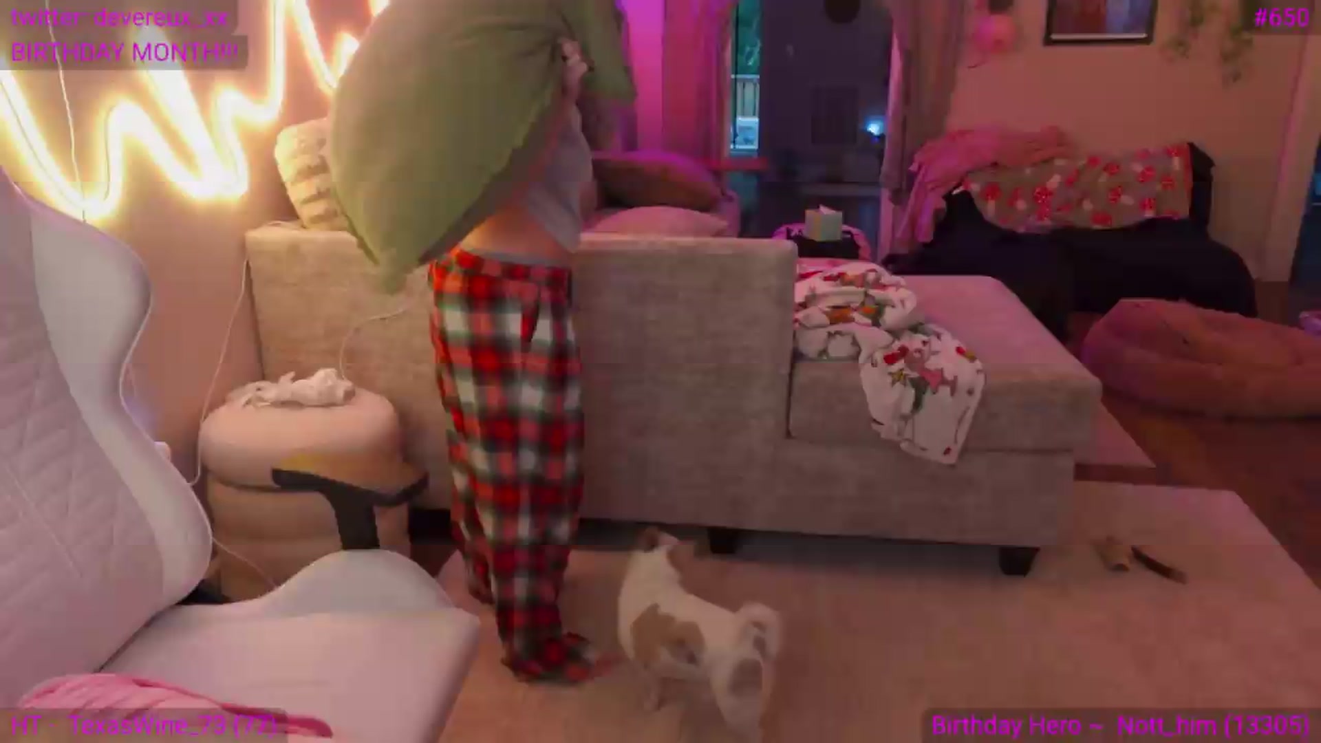 Gallery image thumbnail from DevereuxQ's myfreecams stream on, 08/19/2026, 02:03 image 9 of 20
