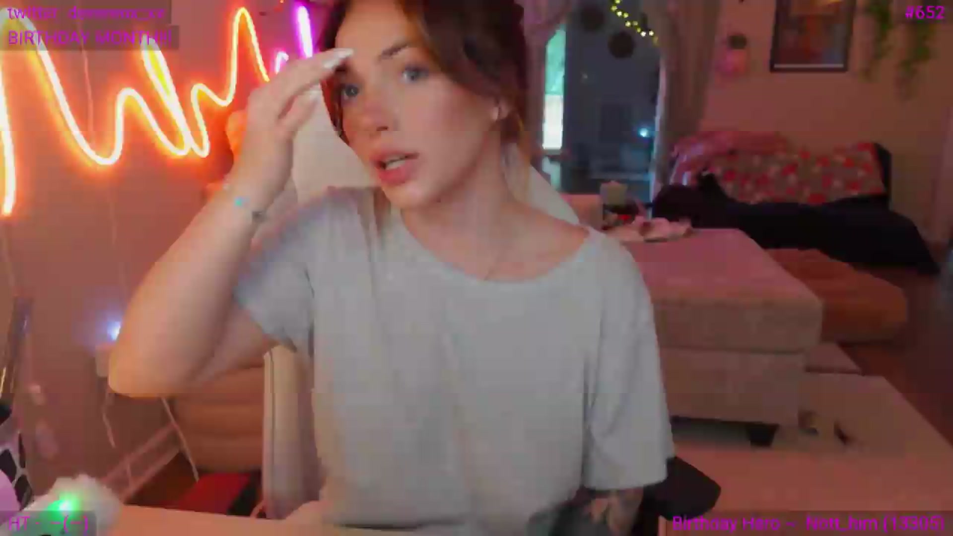 Gallery image thumbnail from DevereuxQ's myfreecams stream on, 08/19/2026, 02:03 image 4 of 20