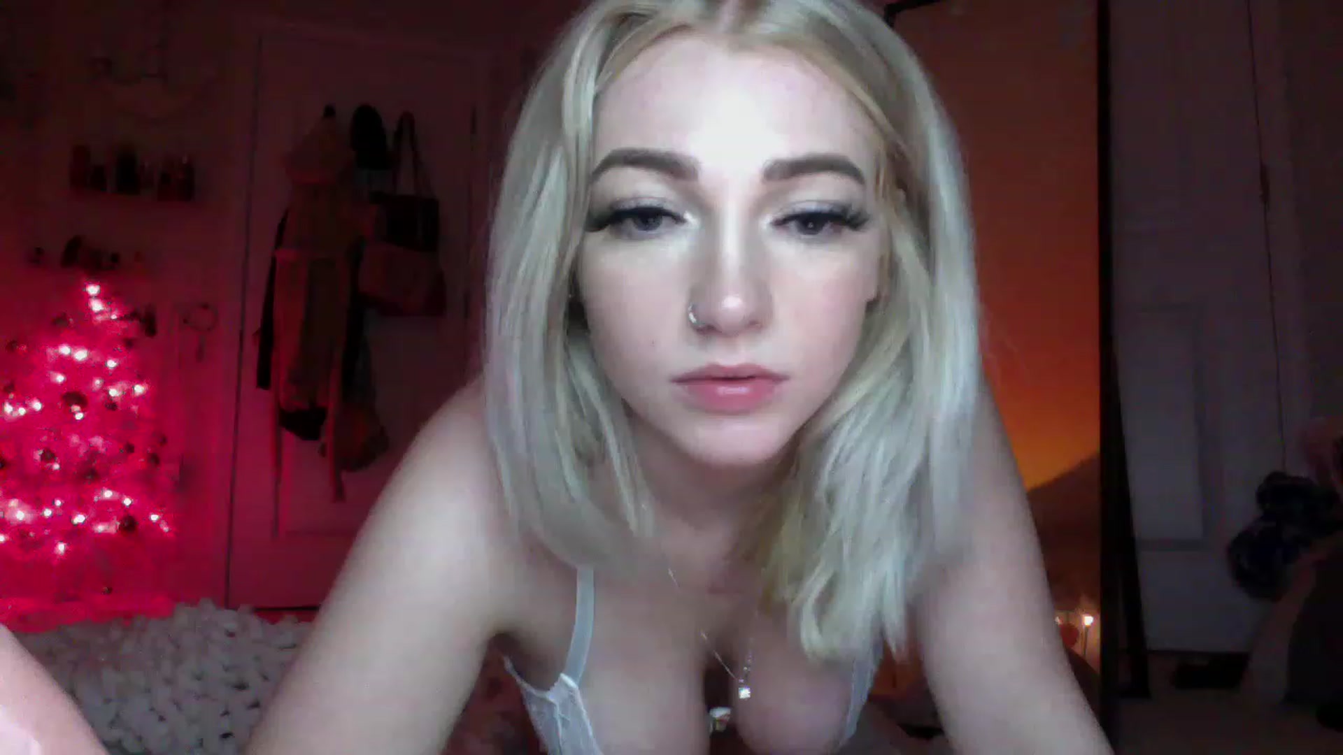 Gallery image thumbnail from Devereuxquinn's myfreecams stream on, 12/30/2022, 08:32 image 10 of 20