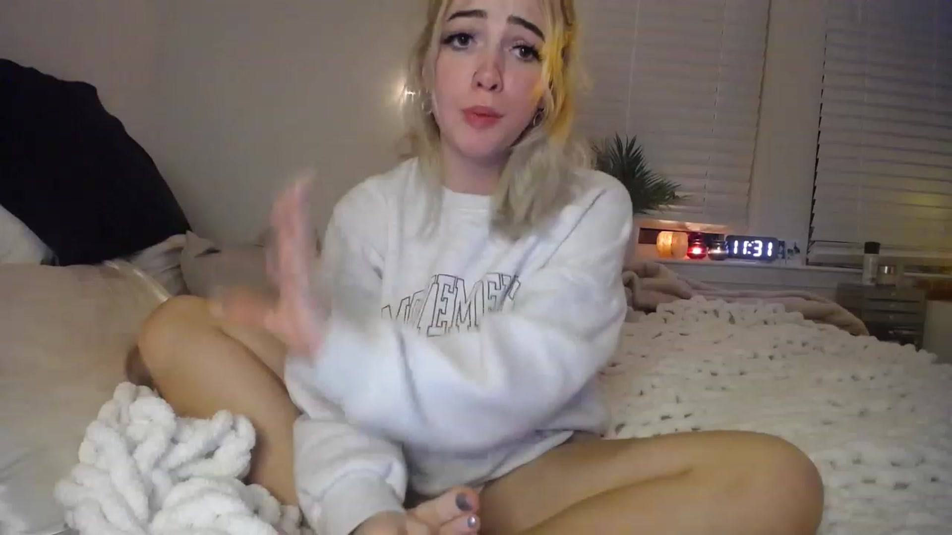 Gallery image thumbnail from Devereuxquinn's myfreecams stream on, 01/08/2023, 05:10 image 7 of 20