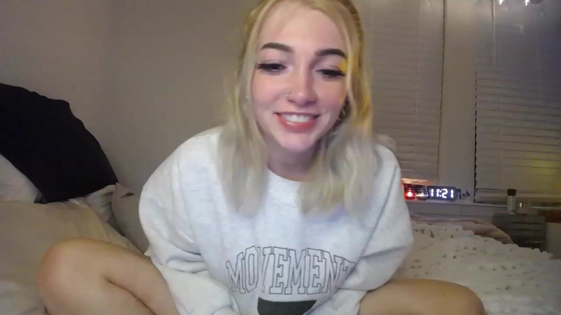 Gallery image thumbnail from Devereuxquinn's myfreecams stream on, 01/08/2023, 05:10 image 3 of 20