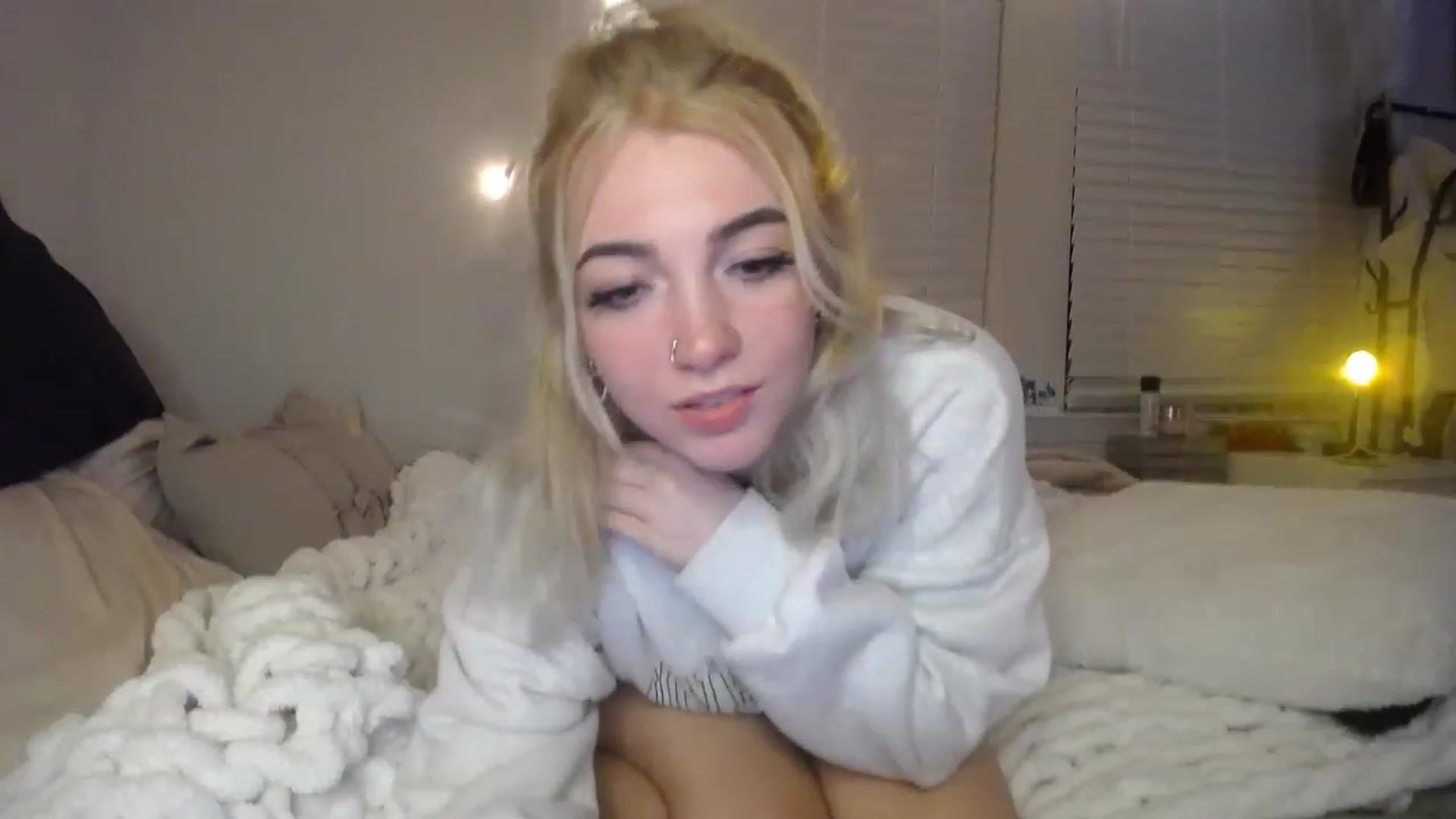 Gallery image thumbnail from Devereuxquinn's myfreecams stream on, 01/08/2023, 05:10 image 18 of 20