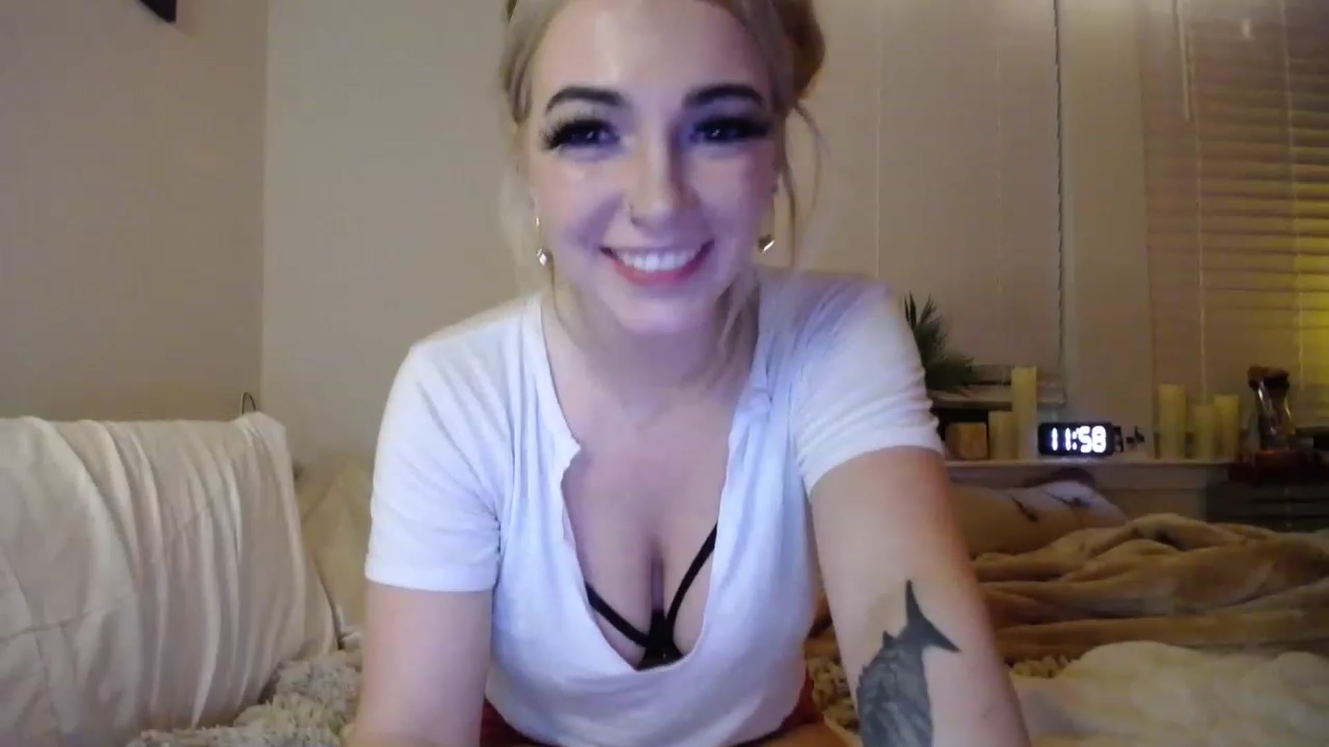 Gallery image thumbnail from Devereuxquinn's myfreecams stream on, 01/12/2023, 05:27 image 11 of 20