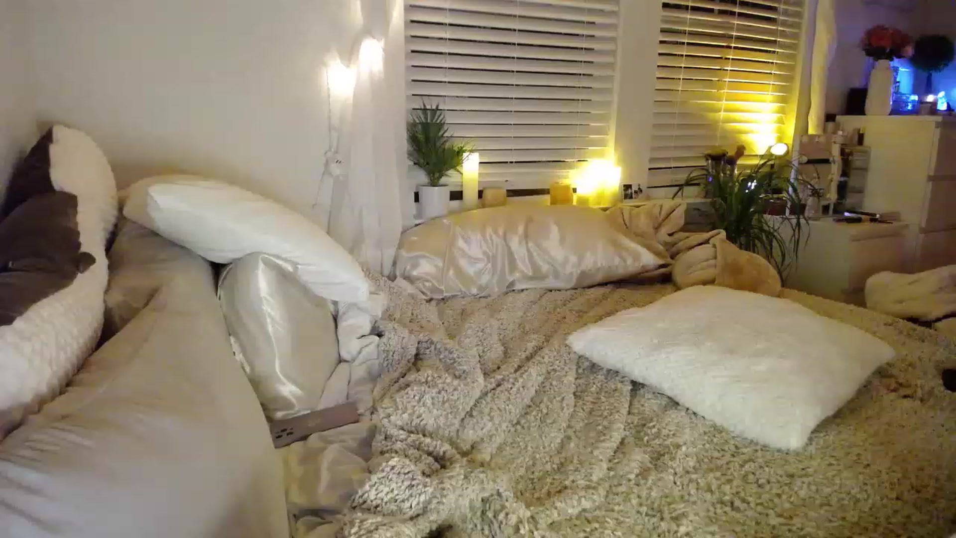 Gallery image thumbnail from Devereuxquinn's myfreecams stream on, 01/19/2023, 07:14 image 3 of 20