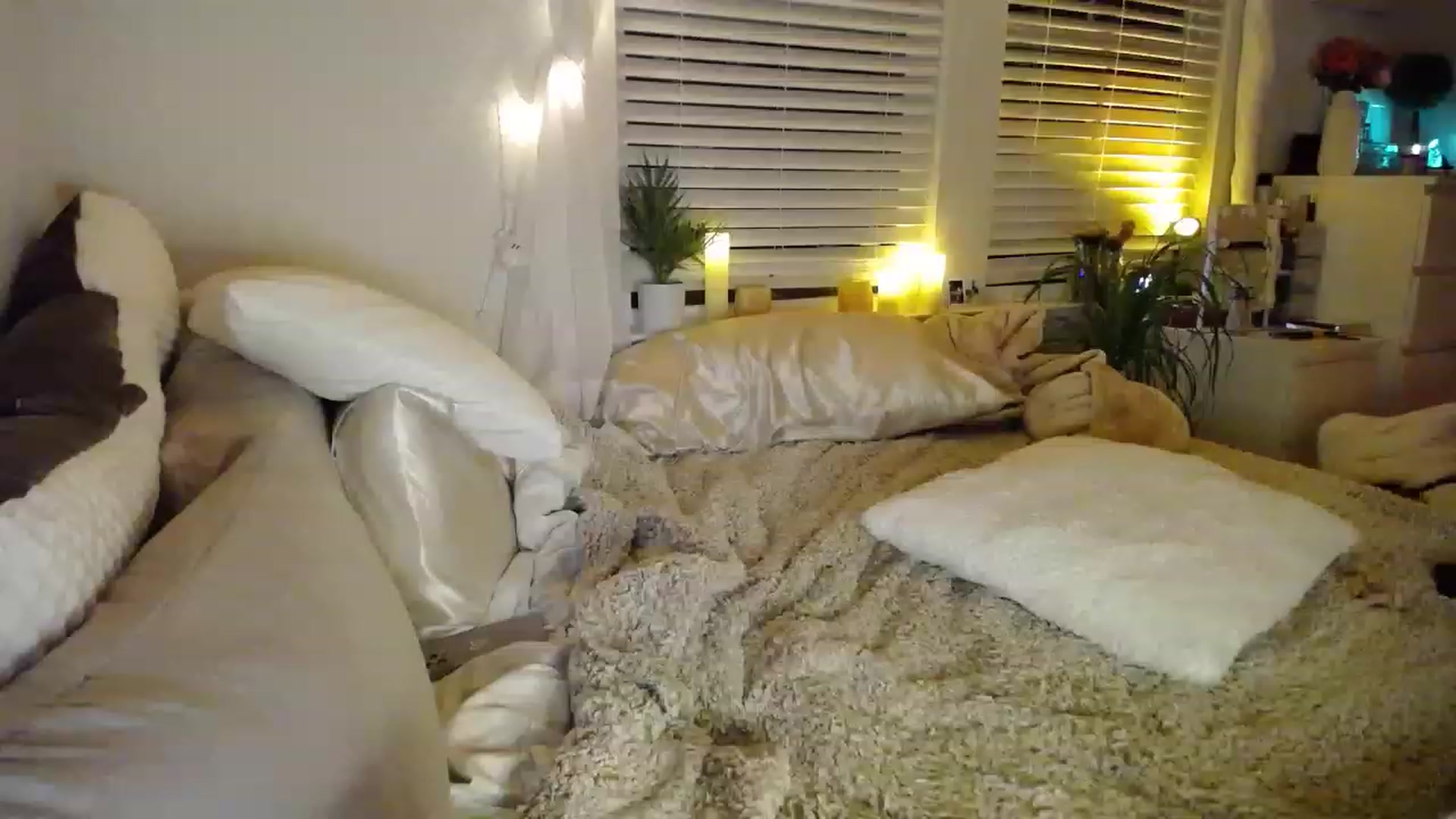 Gallery image thumbnail from Devereuxquinn's myfreecams stream on, 01/19/2023, 07:14 image 10 of 20