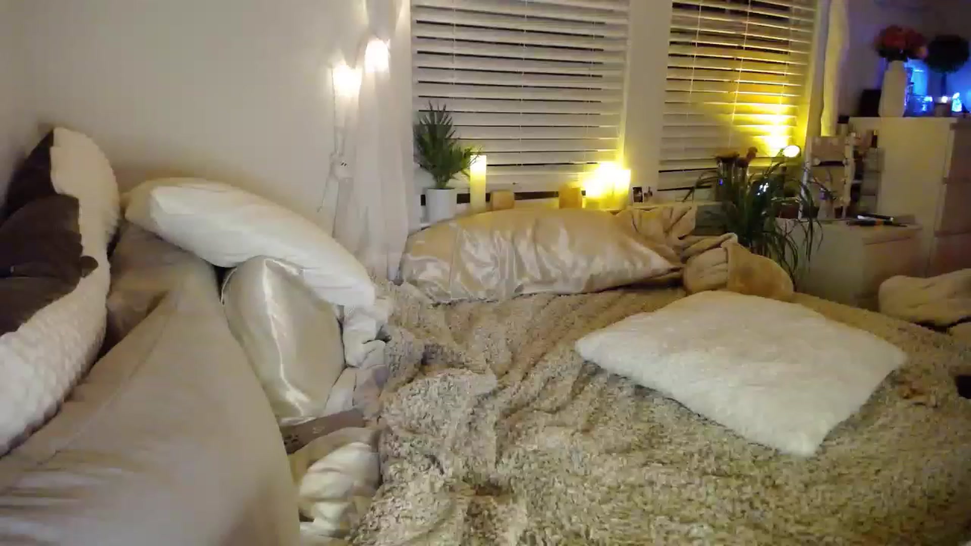 Gallery image thumbnail from Devereuxquinn's myfreecams stream on, 01/19/2023, 07:14 image 11 of 20