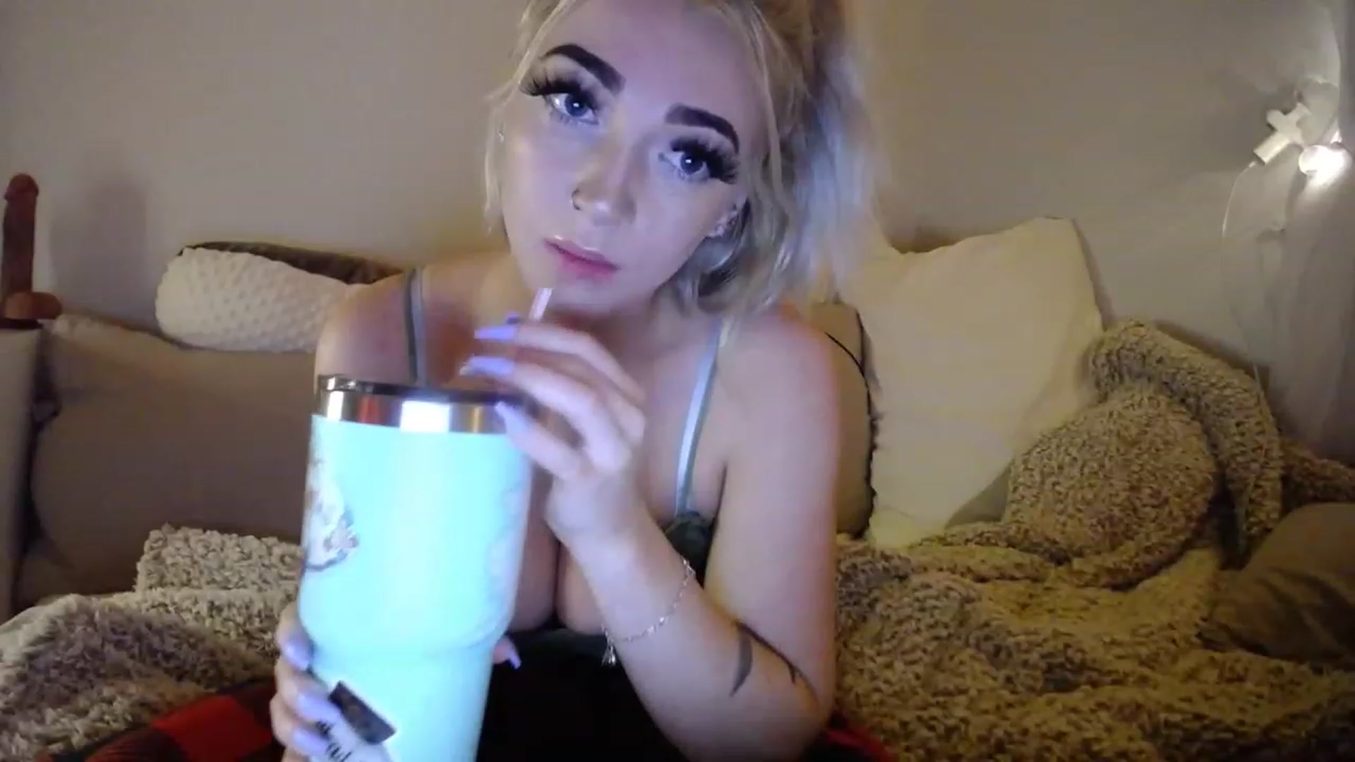 Gallery image thumbnail from Devereuxquinn's myfreecams stream on, 01/21/2023, 04:49 image 7 of 20