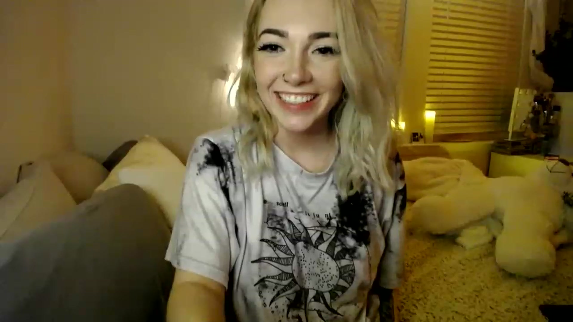 Gallery image thumbnail from Devereuxquinn's myfreecams stream on, 01/29/2023, 05:41 image 14 of 20