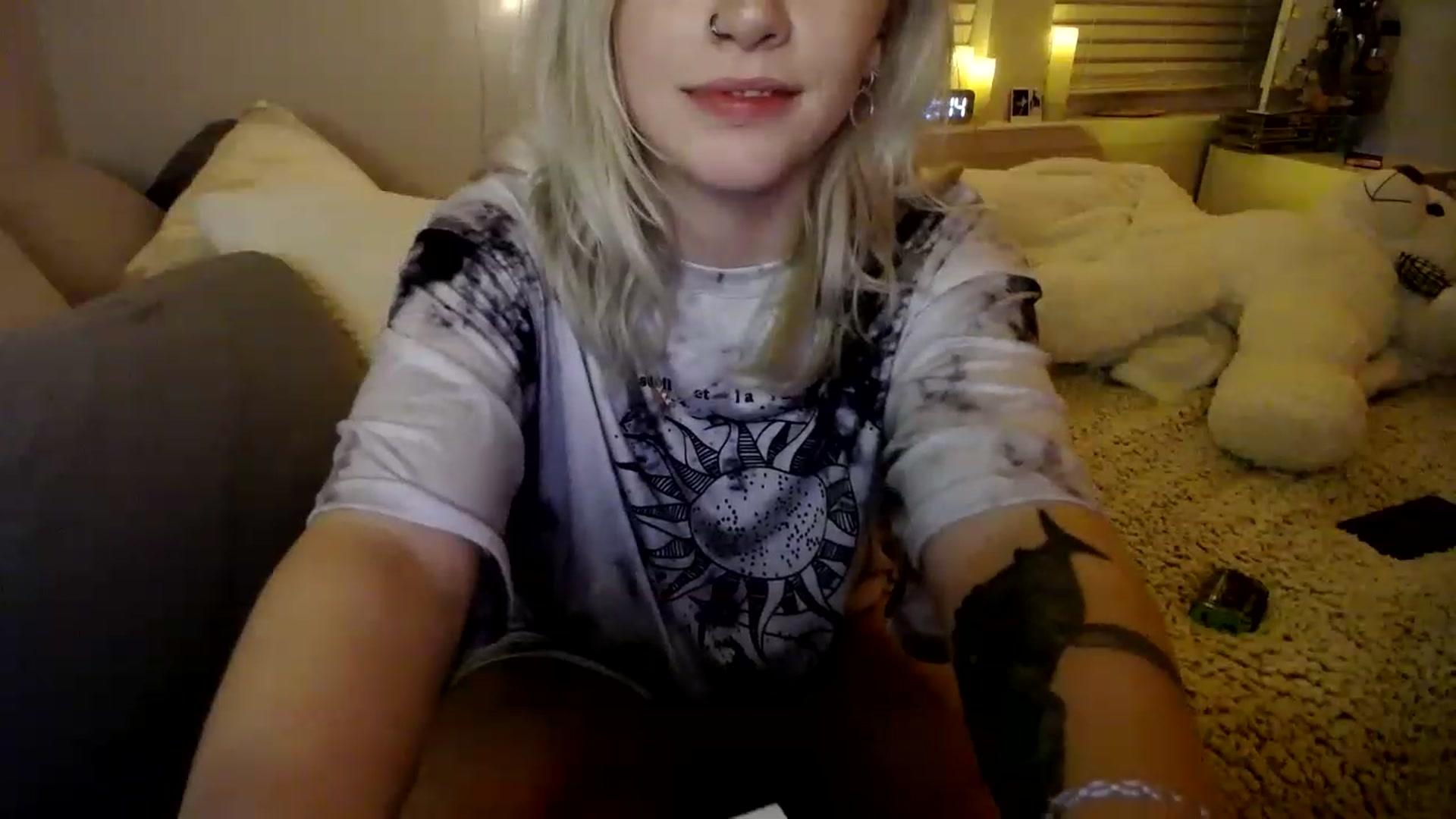Gallery image thumbnail from Devereuxquinn's myfreecams stream on, 01/29/2023, 05:41 image 17 of 20