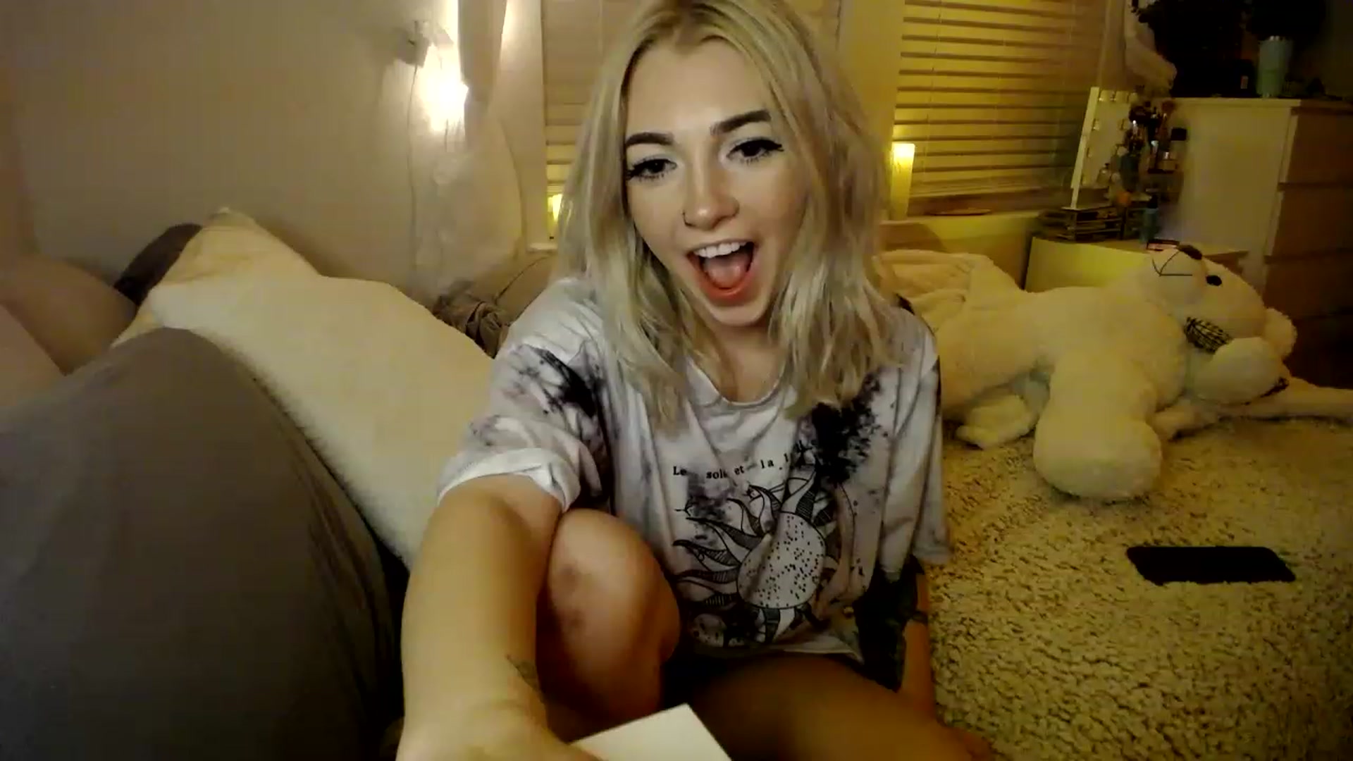Gallery image thumbnail from Devereuxquinn's myfreecams stream on, 01/29/2023, 05:41 image 13 of 20