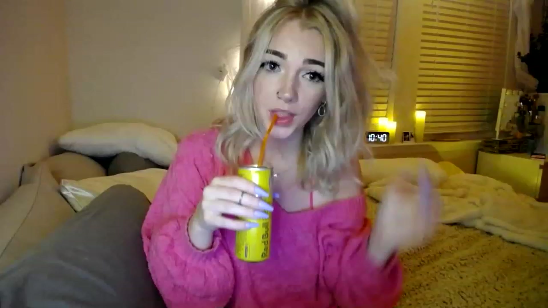 Gallery image thumbnail from Devereuxquinn's myfreecams stream on, 01/29/2023, 05:41 image 1 of 20