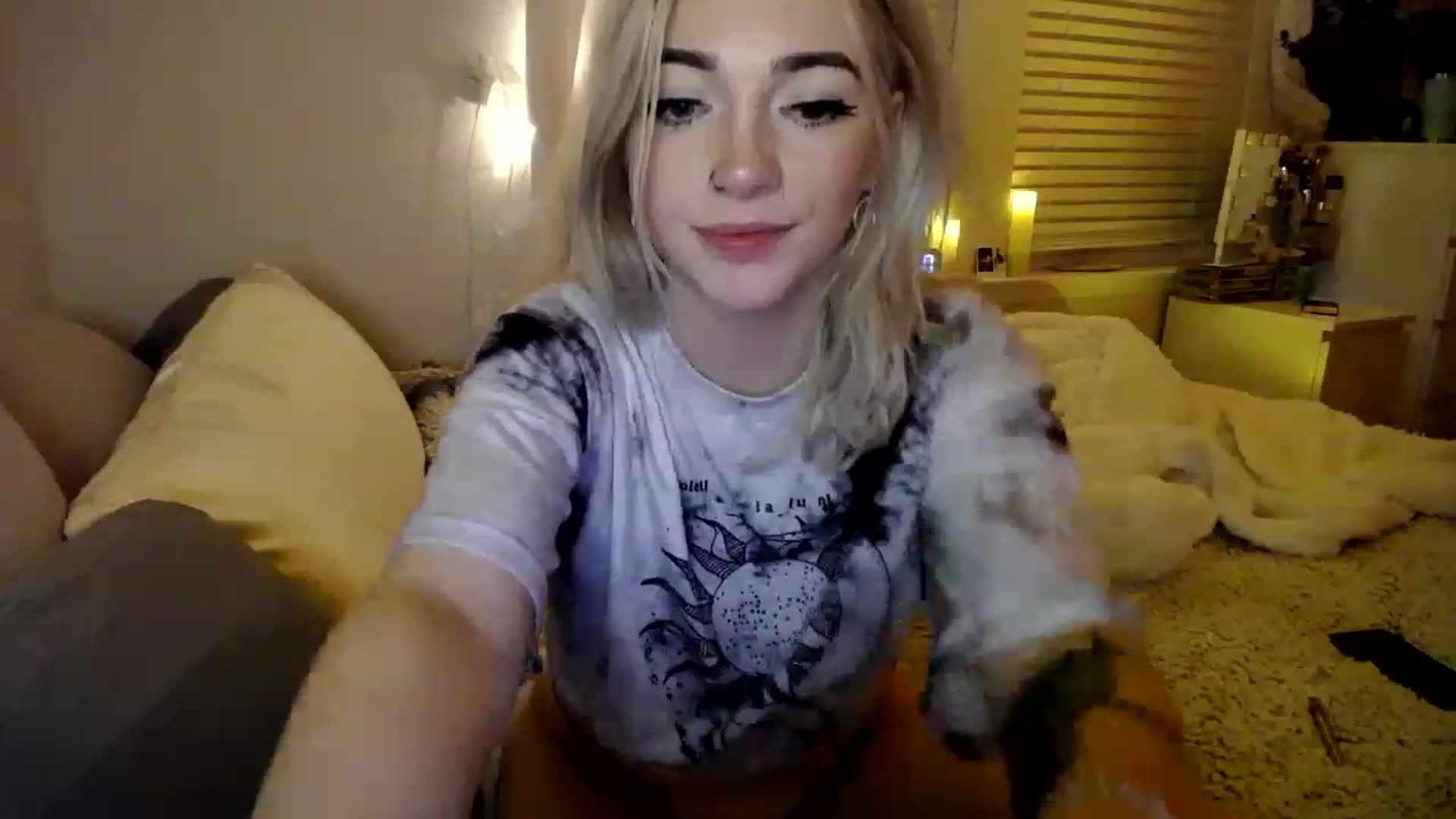 Gallery image thumbnail from Devereuxquinn's myfreecams stream on, 01/29/2023, 07:06 image 17 of 20