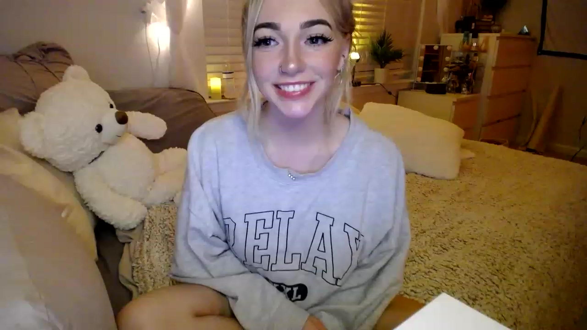 Gallery image thumbnail from Devereuxquinn's myfreecams stream on, 01/31/2023, 06:57 image 13 of 20