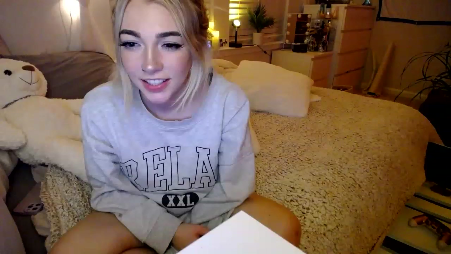 Gallery image thumbnail from Devereuxquinn's myfreecams stream on, 01/31/2023, 06:57 image 15 of 20