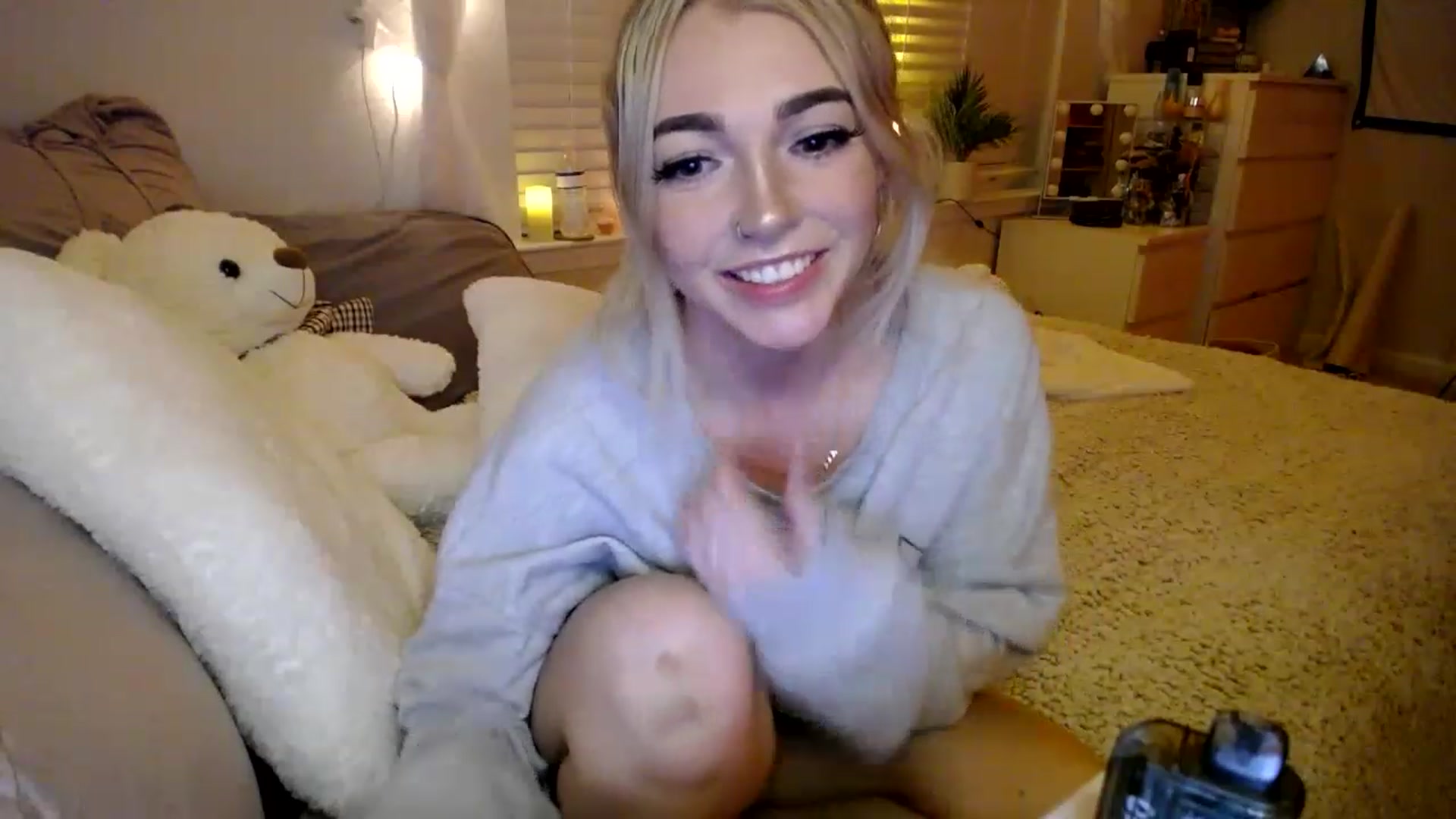 Gallery image thumbnail from Devereuxquinn's myfreecams stream on, 01/31/2023, 06:57 image 3 of 20