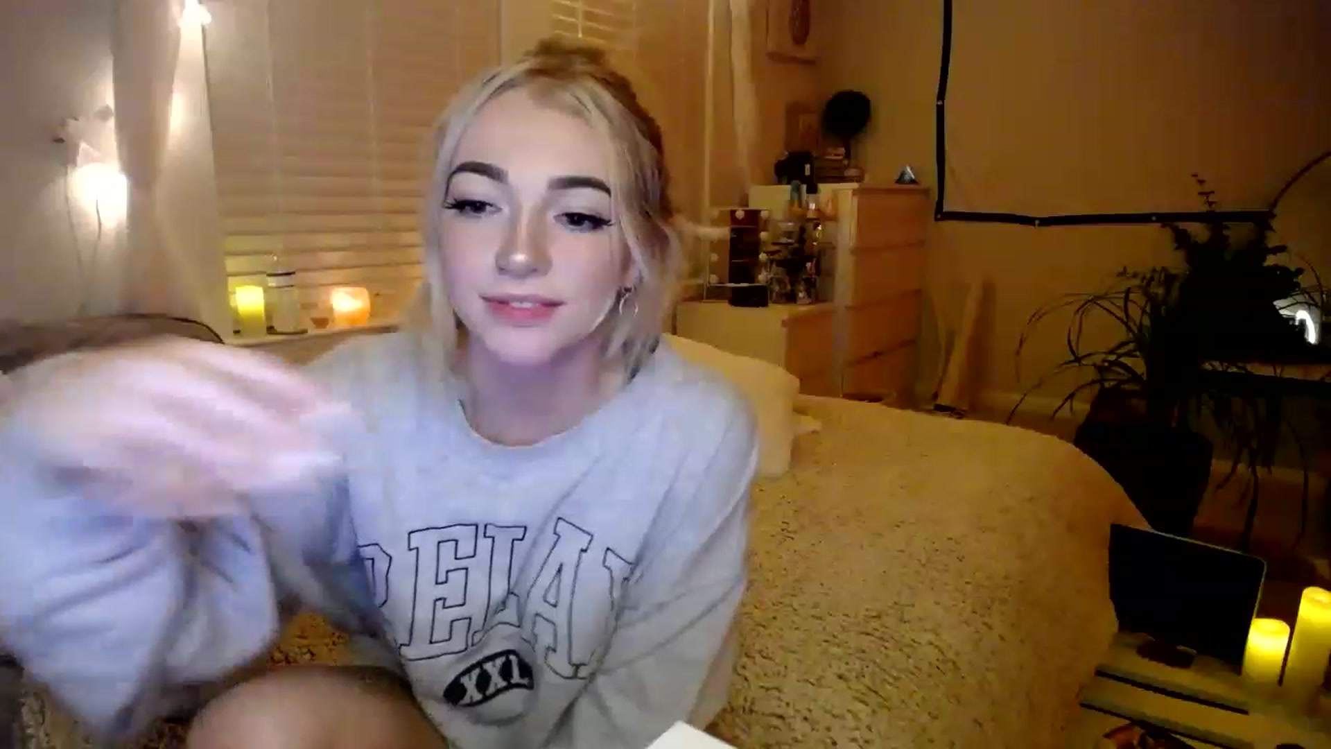 Gallery image thumbnail from Devereuxquinn's myfreecams stream on, 01/31/2023, 06:57 image 16 of 20