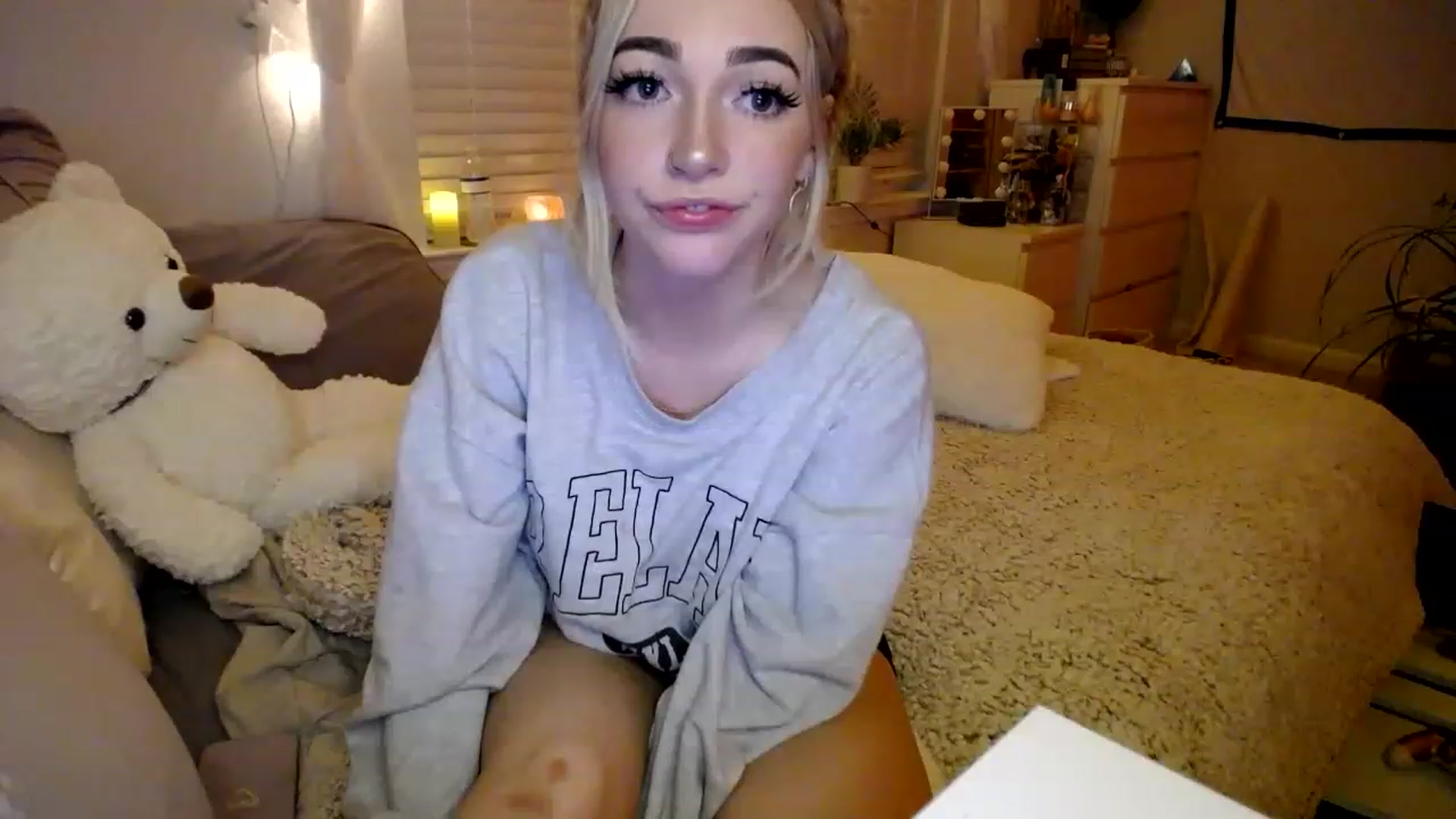 Gallery image thumbnail from Devereuxquinn's myfreecams stream on, 01/31/2023, 06:57 image 9 of 20