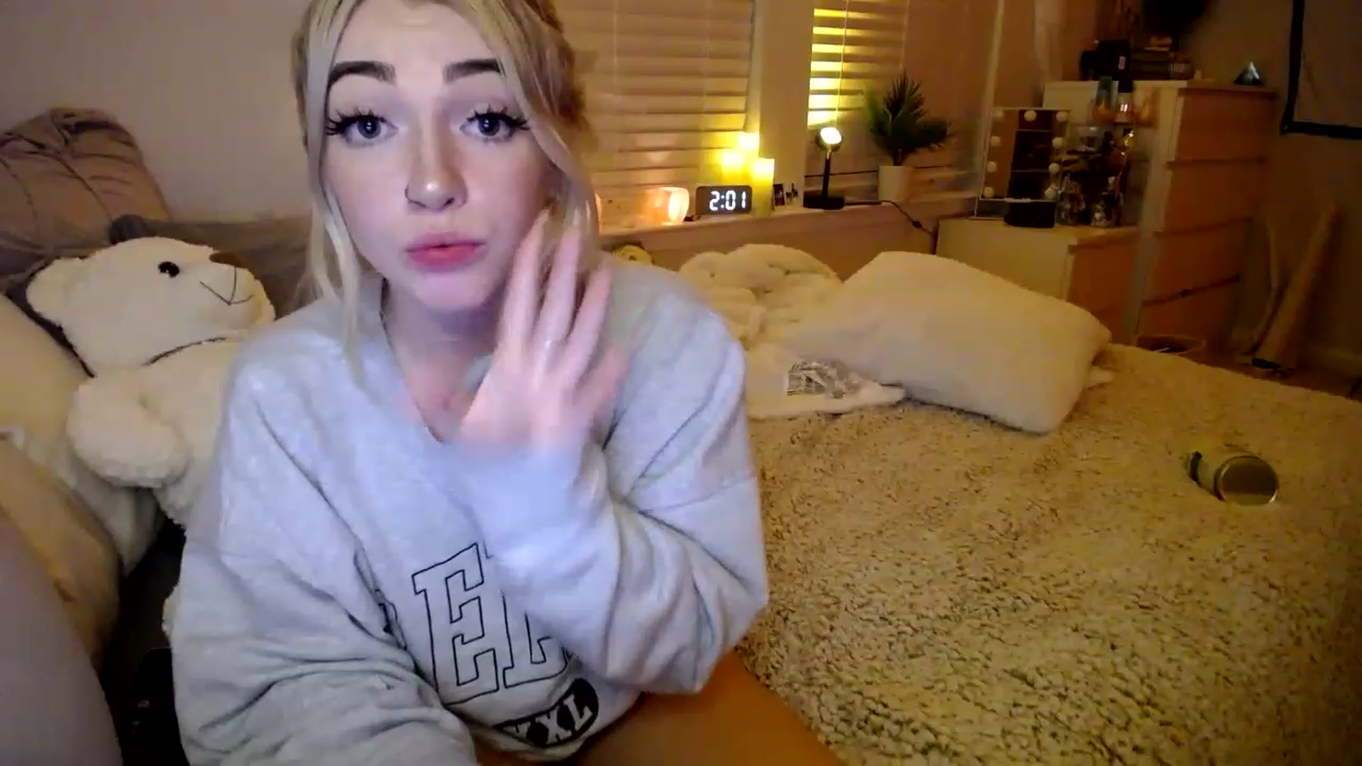 Gallery image thumbnail from Devereuxquinn's myfreecams stream on, 01/31/2023, 07:56 image 2 of 20