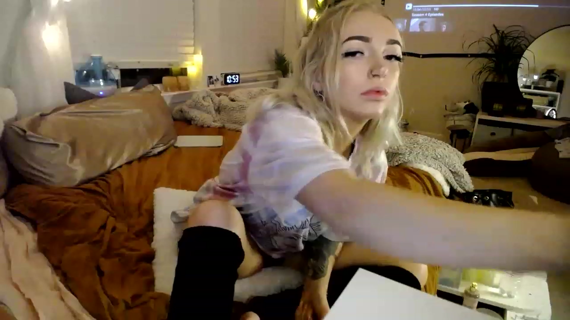 Gallery image thumbnail from Devereuxquinn's myfreecams stream on, 02/04/2023, 04:50 image 8 of 20