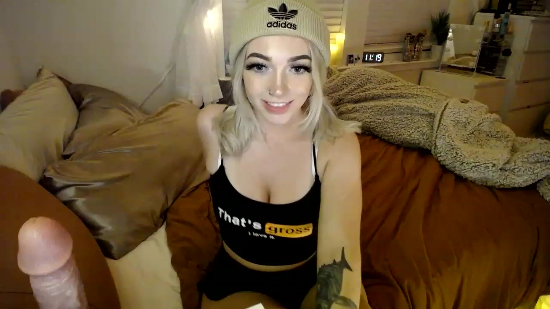 Gallery image thumbnail from Devereuxquinn's myfreecams stream on, 02/05/2023, 06:56 image 3 of 20