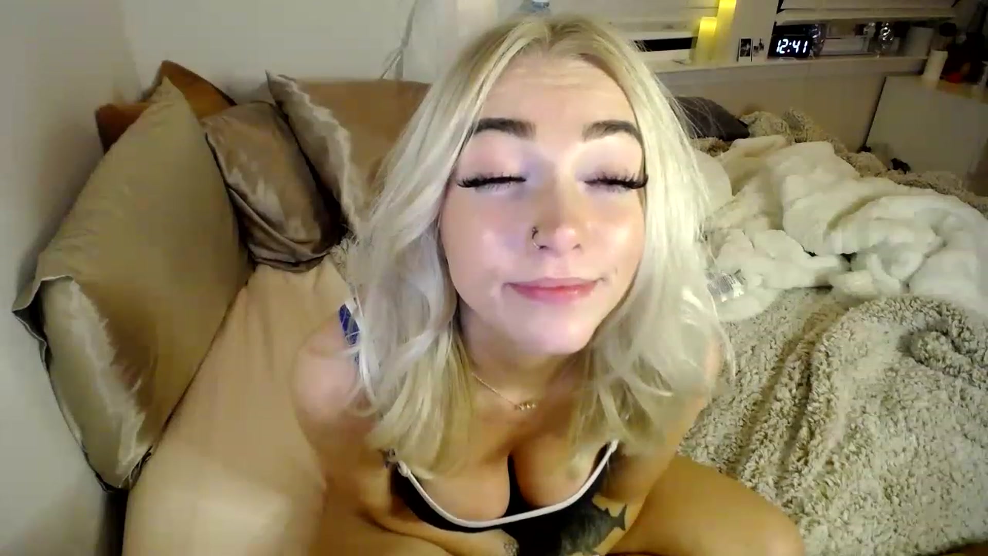 Gallery image thumbnail from Devereuxquinn's myfreecams stream on, 02/08/2023, 05:52 image 19 of 20