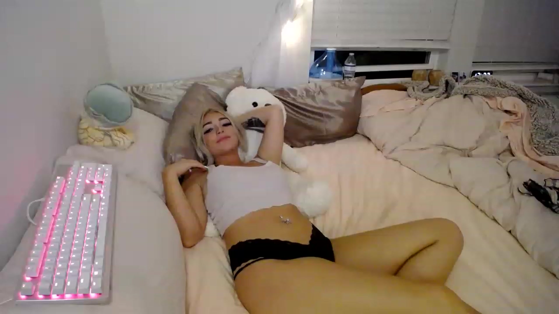 Gallery image thumbnail from Devereuxquinn's myfreecams stream on, 02/09/2023, 06:10 image 13 of 20
