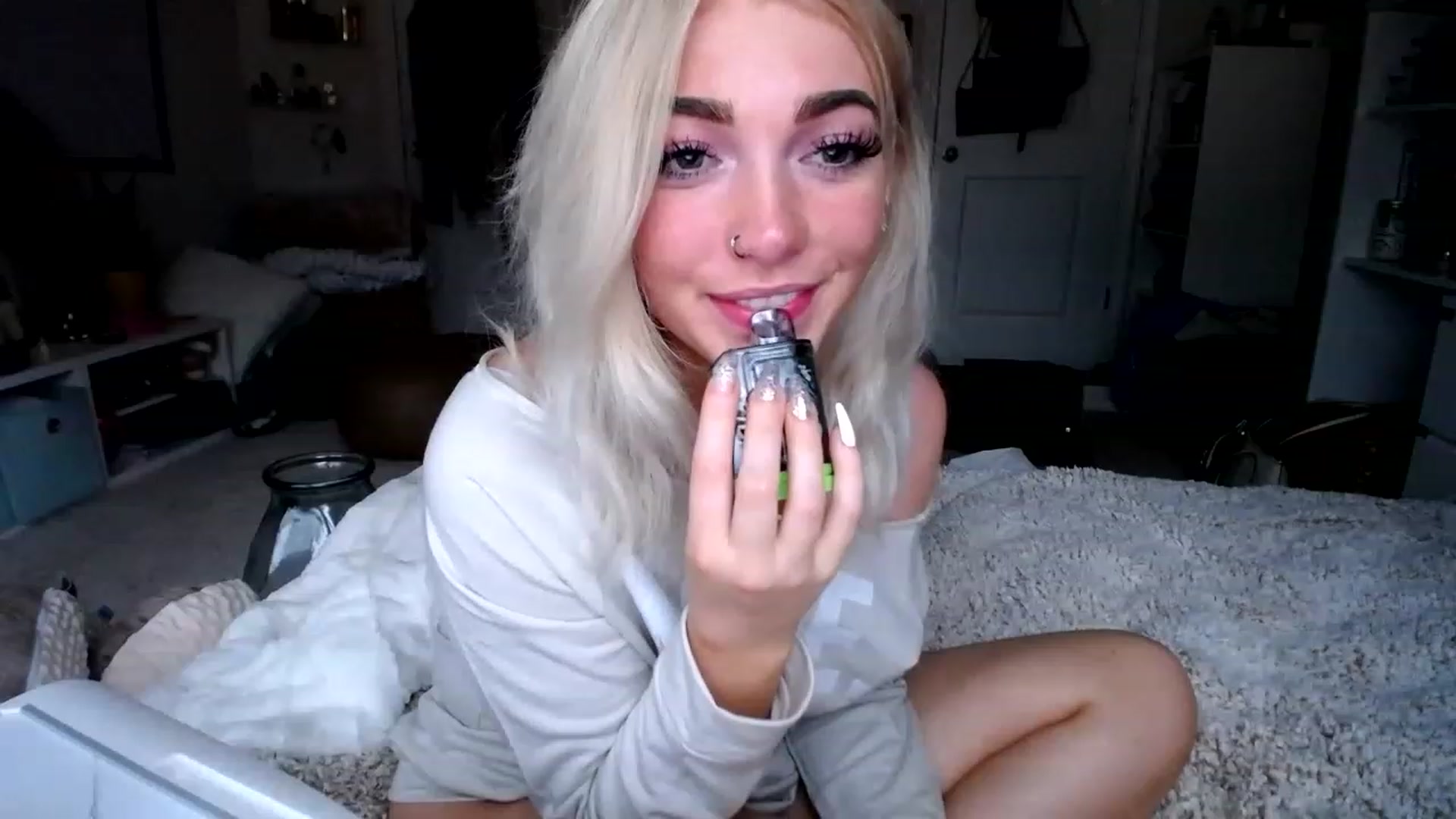 Gallery image thumbnail from Devereuxquinn's myfreecams stream on, 02/09/2023, 22:27 image 20 of 20