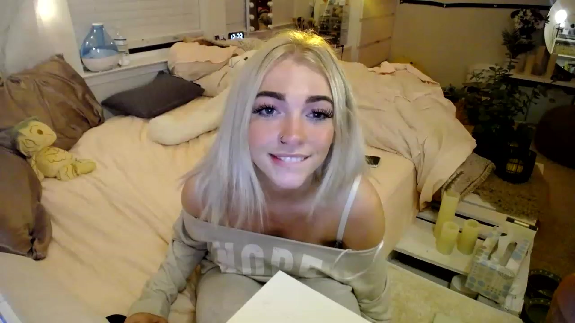 Gallery image thumbnail from Devereuxquinn's myfreecams stream on, 02/10/2023, 05:30 image 11 of 20