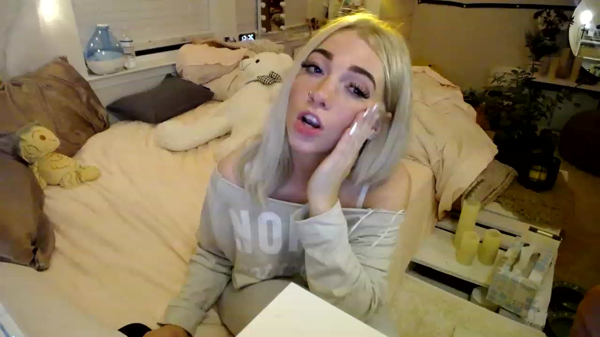 Gallery image thumbnail from Devereuxquinn's myfreecams stream on, 02/10/2023, 05:30 image 15 of 20