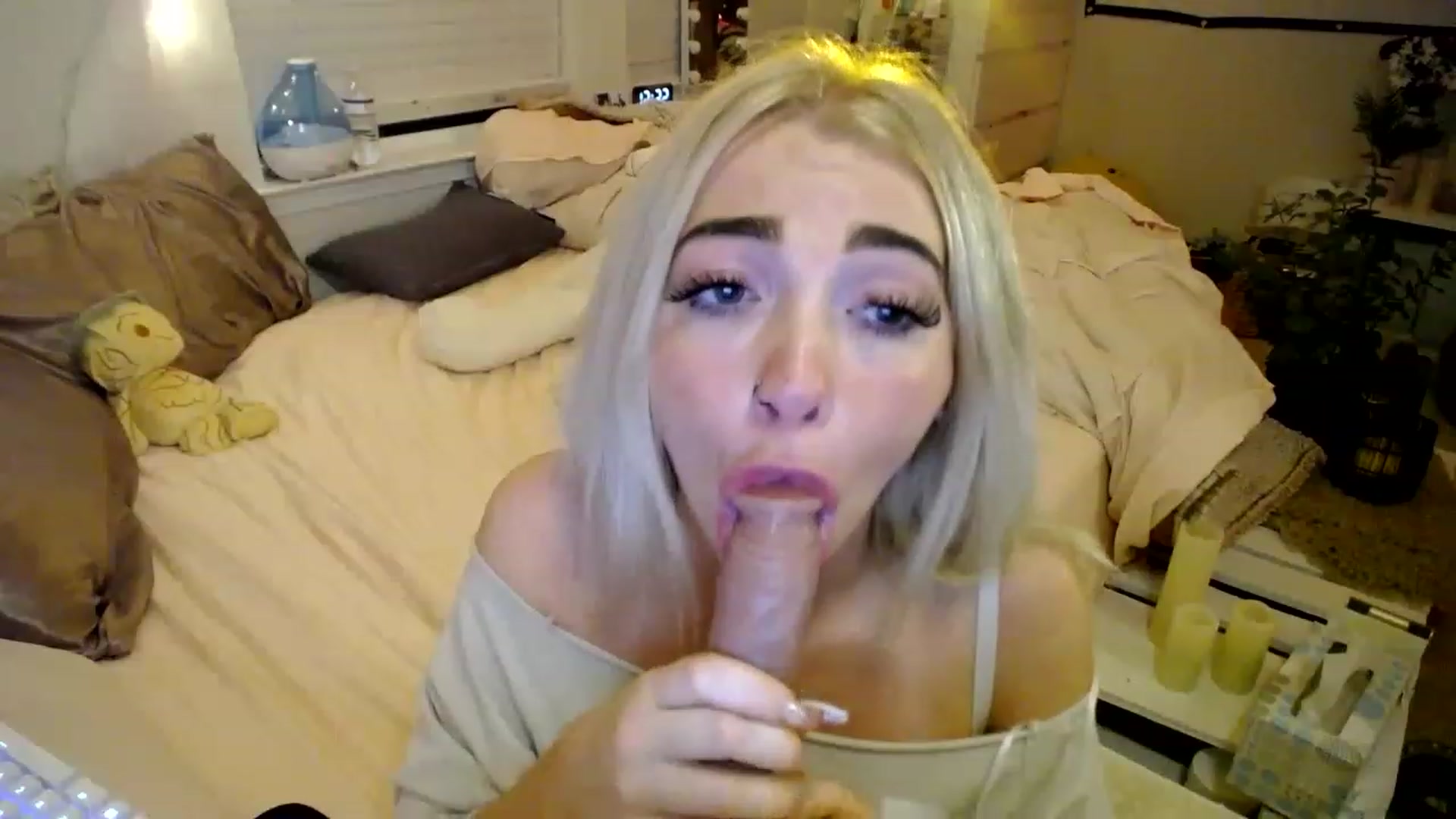 Gallery image thumbnail from Devereuxquinn's myfreecams stream on, 02/10/2023, 05:30 image 9 of 20