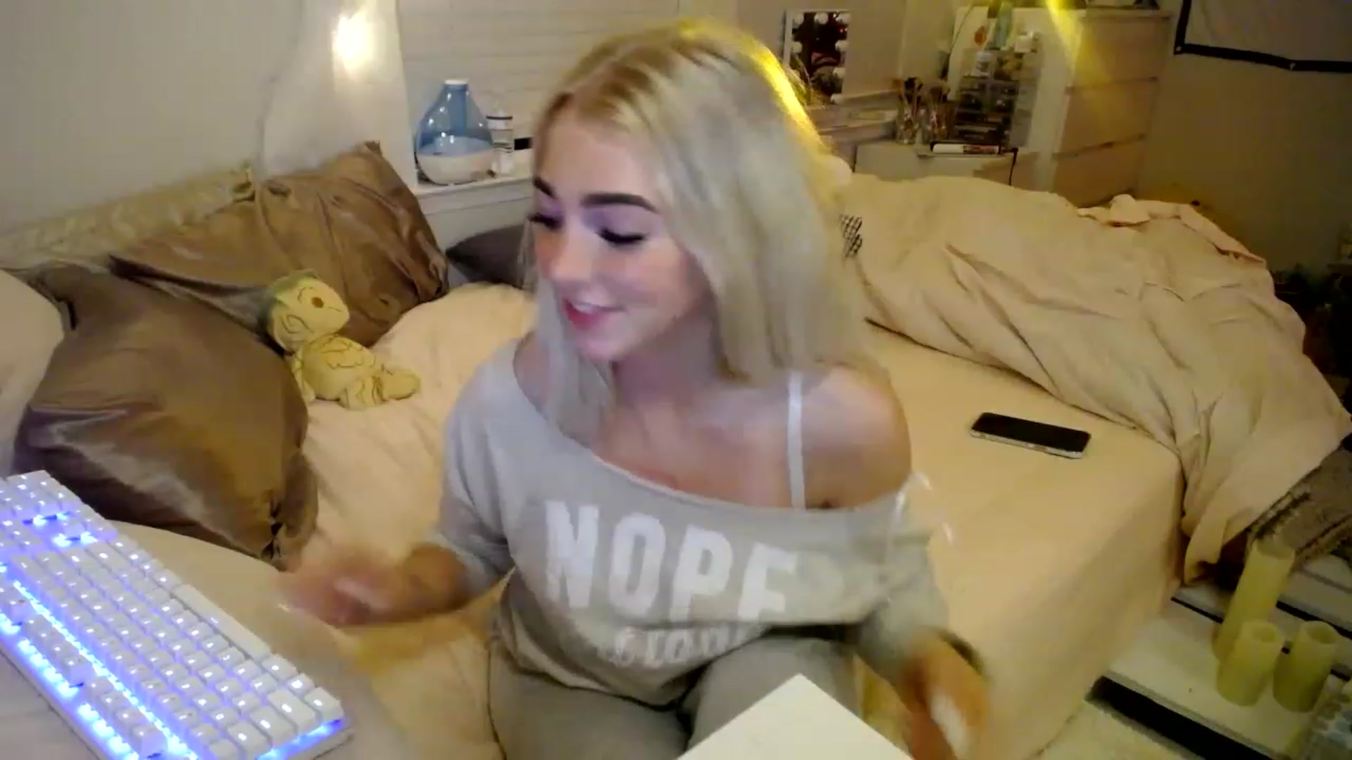 Gallery image thumbnail from Devereuxquinn's myfreecams stream on, 02/10/2023, 05:30 image 3 of 20