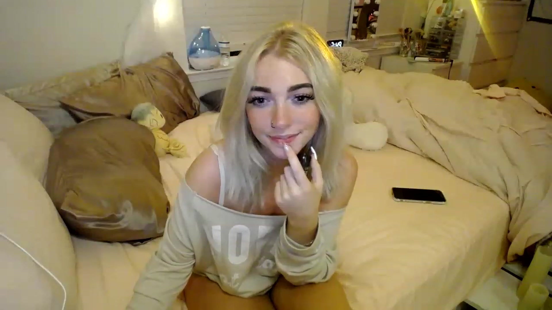 Gallery image thumbnail from Devereuxquinn's myfreecams stream on, 02/10/2023, 08:03 image 17 of 20