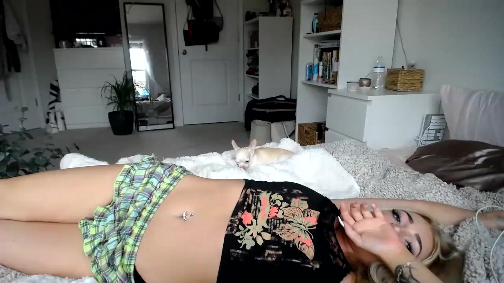 Gallery image thumbnail from Devereuxquinn's myfreecams stream on, 02/10/2023, 21:58 image 8 of 20