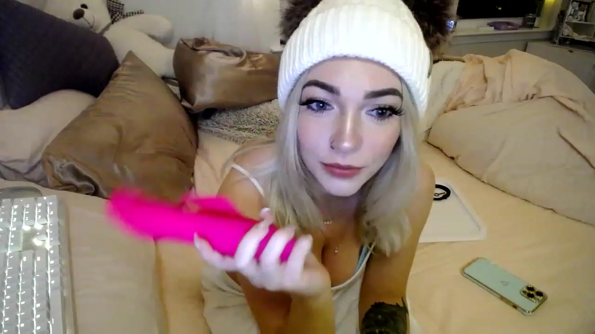 Gallery image thumbnail from Devereuxquinn's myfreecams stream on, 02/12/2023, 04:31 image 19 of 20